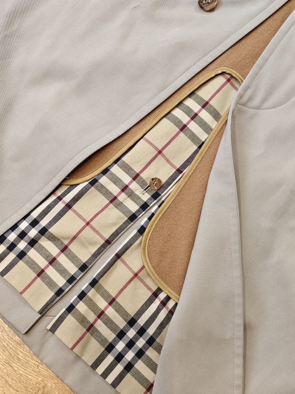 Burberry × Vintage Original Burberry Coat with Signature Lining Size US XL / EU 56 / 4 - 3 Thumbnail