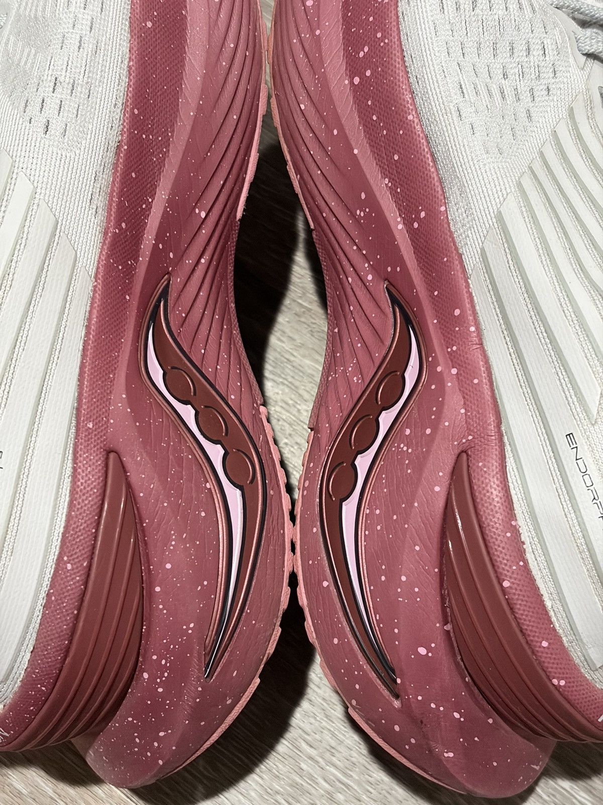 Saucony Saucony Endorphin Shift 3 Running Shoes White and Berry Size US 8.5 / IT 38.5 - 13 Thumbnail