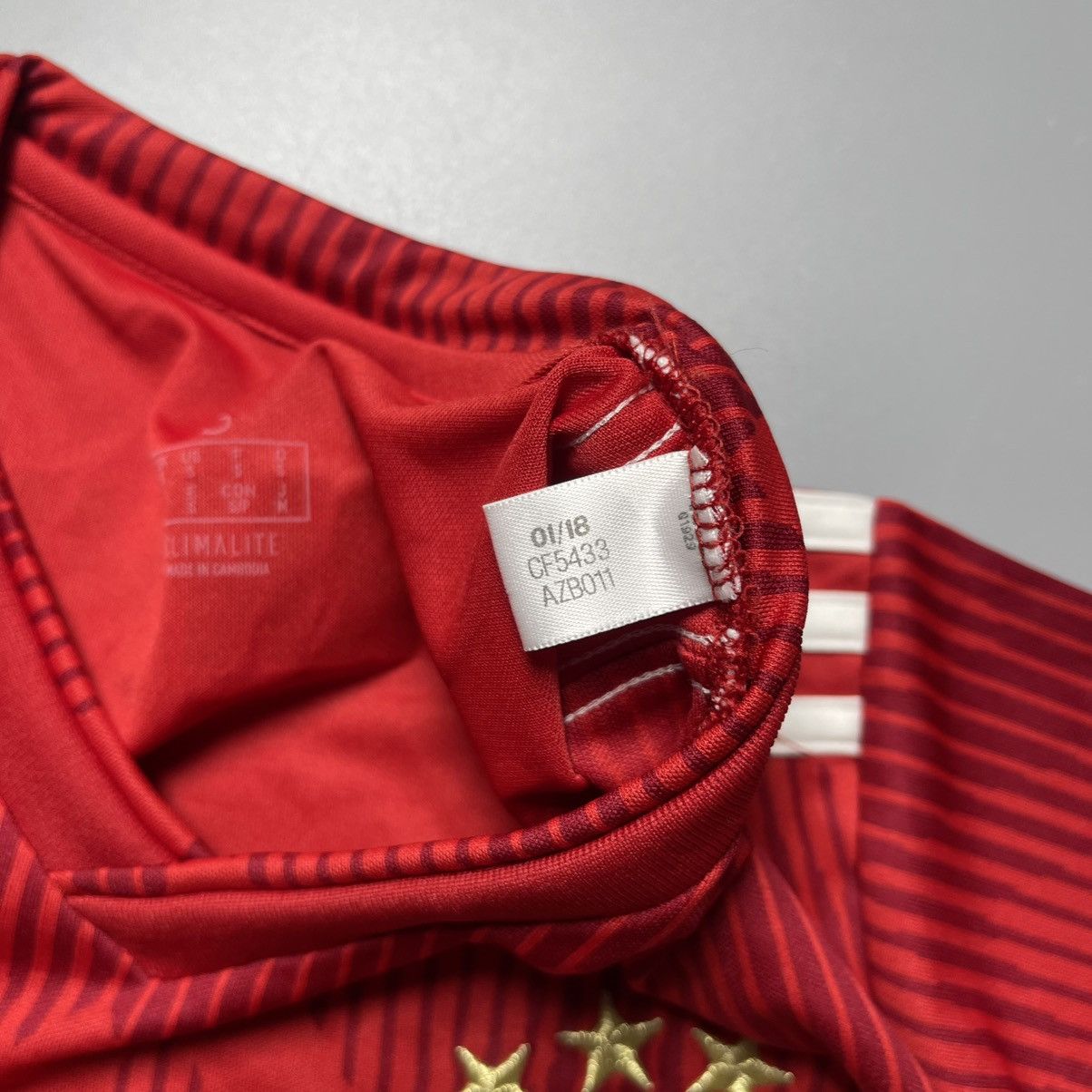 Vintage BAYERN ADIDAS 2018/2019 FOOTBALL HOME JERSEY #9 LEWANDOWSKI Size US S / EU 44-46 / 1 - 6 Thumbnail