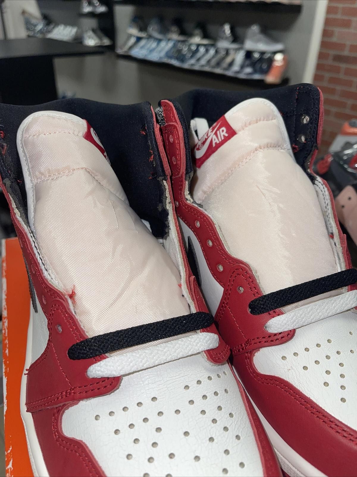 Jordan Brand Air Jordan 1 Retro High Lost and Found Size 7.5 DZ5485-612 Size US 7.5 / EU 40-41 - 6 Thumbnail