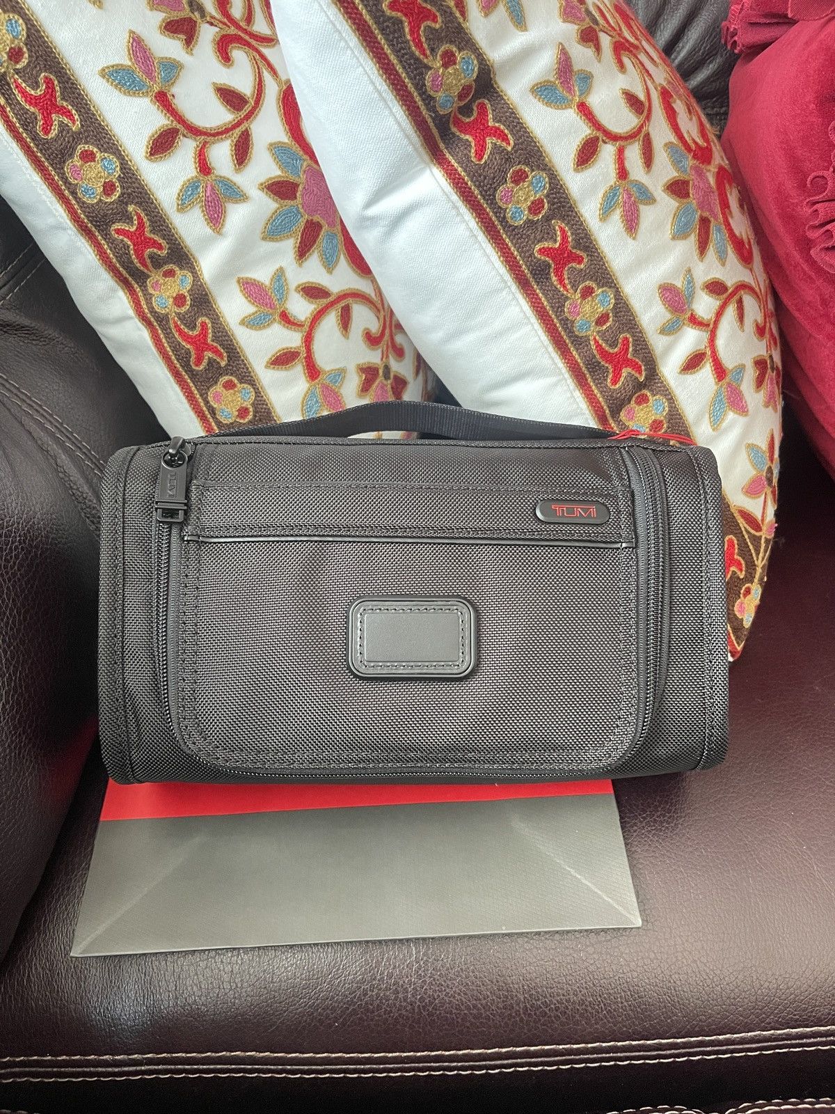 image of Tumi Mens Medium Travel Bag Size 3.75X10.75X6.25 Inches in Black