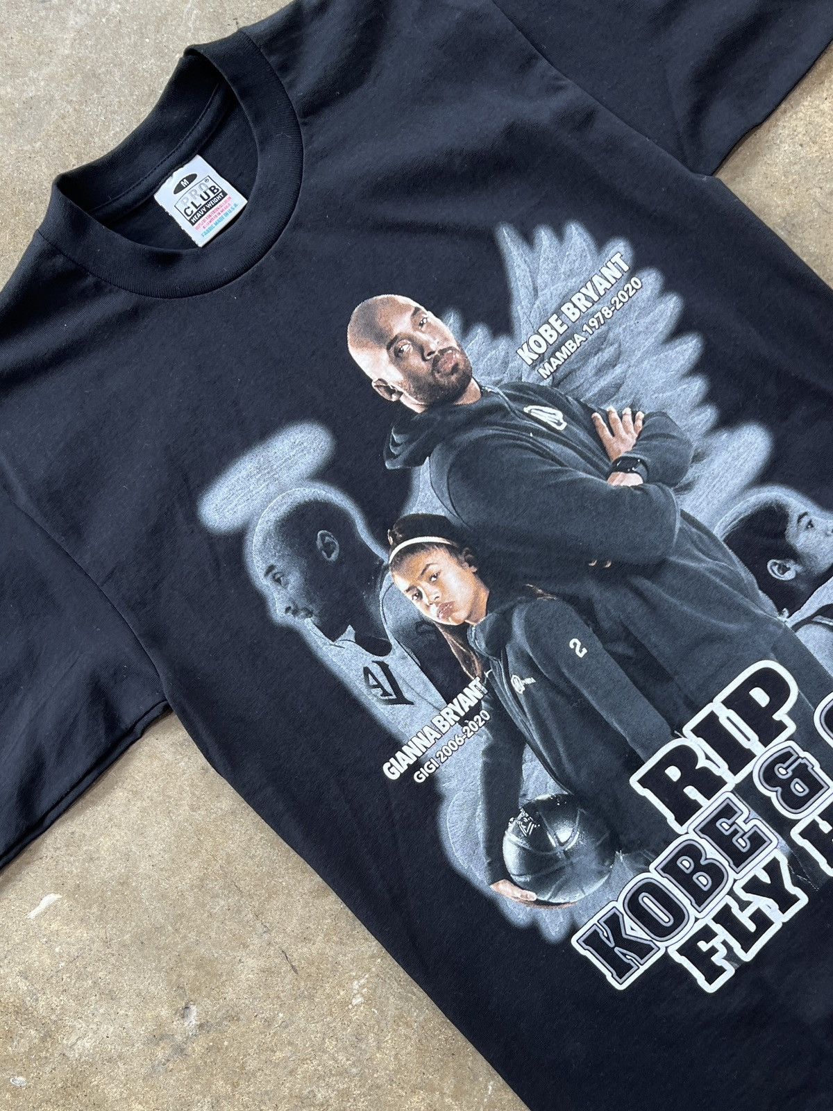 NBA RIP Kobe Bryant and Gigi Fly High Mamba Tee Medium Size US M / EU 48-50 / 2 - 1 Thumbnail