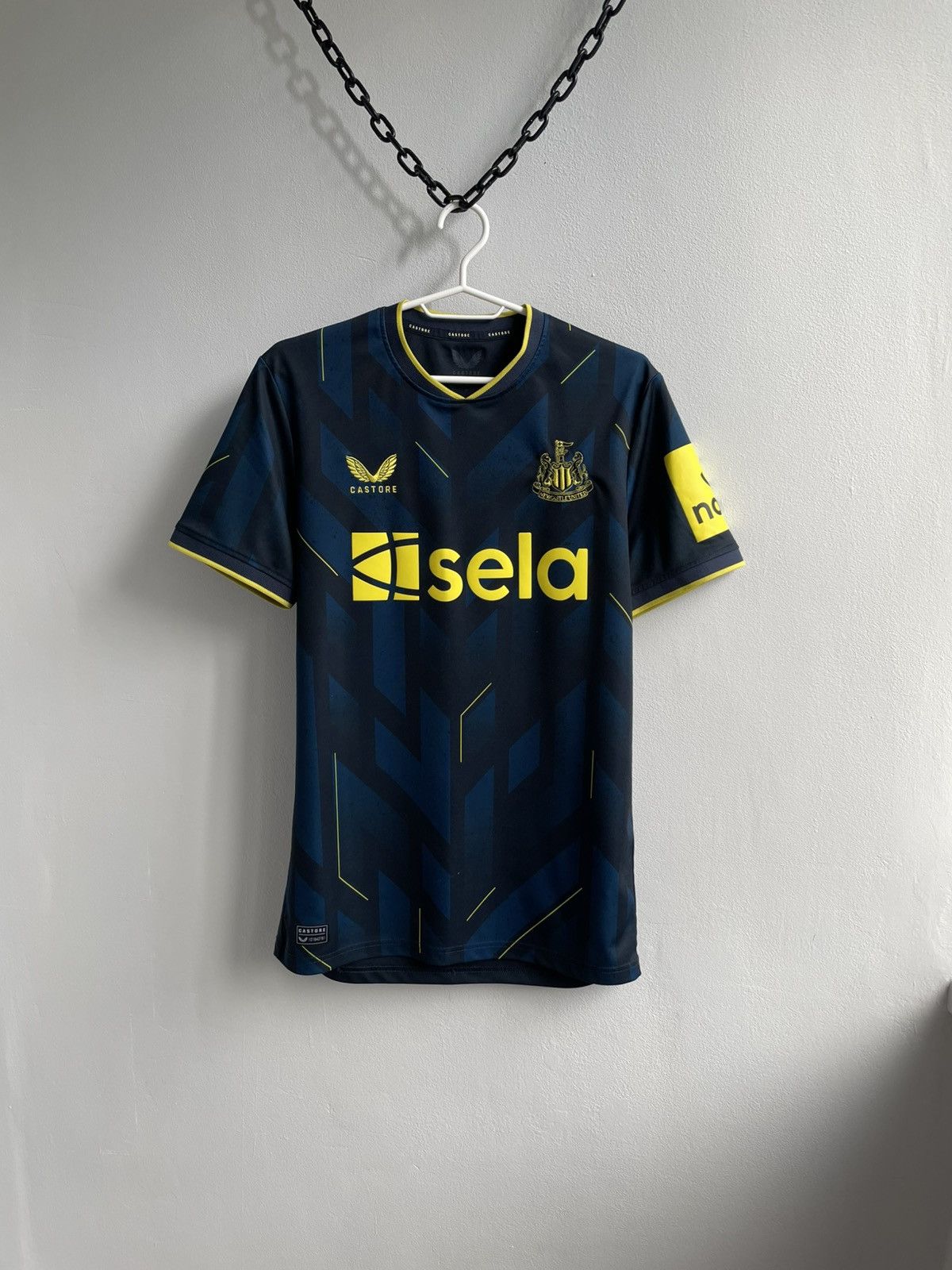 Castore NewCastle United 2023 2024 Third Footbal Shirt Soccer Jersey Size US S / EU 44-46 / 1 - 1 Thumbnail