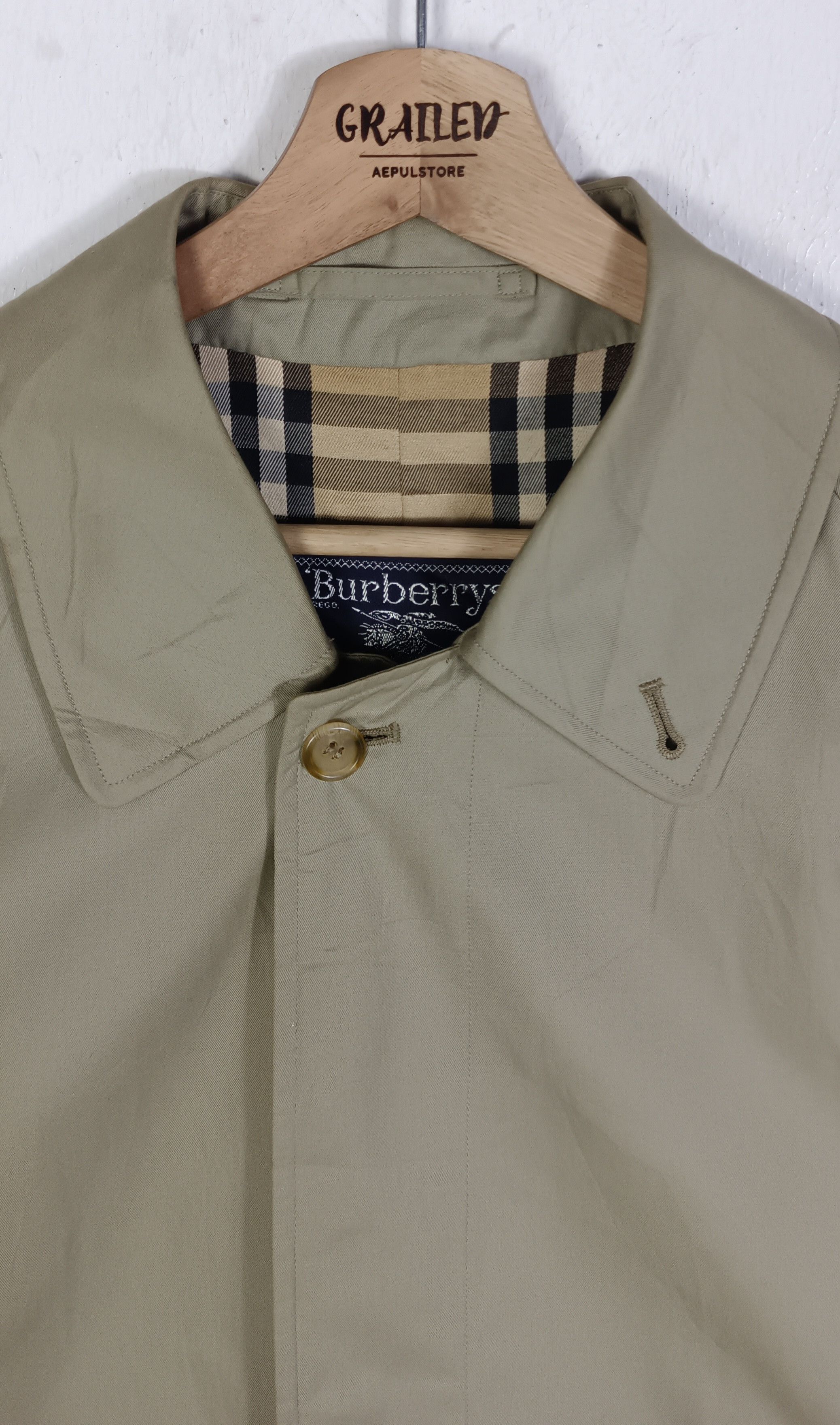 Burberry Vintage Burberrys London Nova Check 46 Short C95B Size US L / EU 52-54 / 3 - 12 Thumbnail