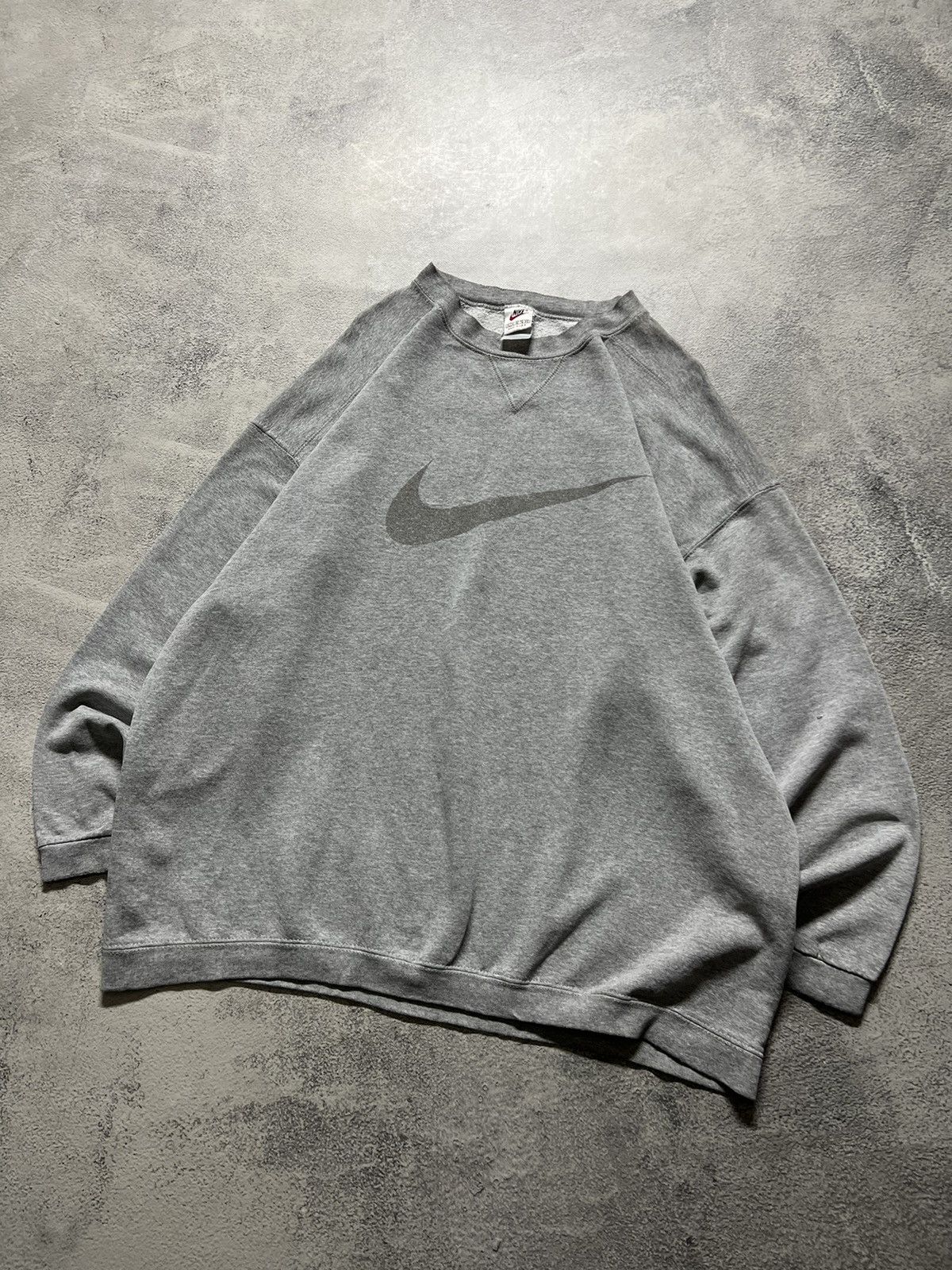 Nike × Vintage Vintage Y2k Nike USA 🩶 Faded Spell Out Logo Sweatshirt 90’s Size XL / US 12-14 / IT 48-50 - 4 Thumbnail