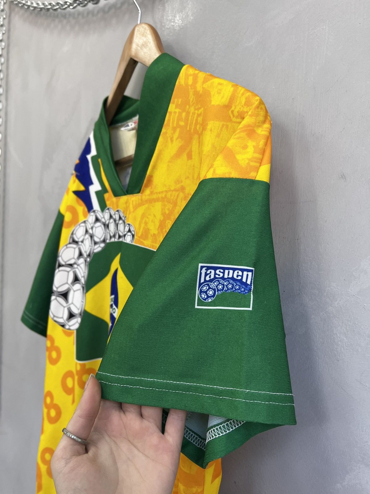 Nike Brasil football jersey overprint blokecore 90s t shirt Size US M / EU 48-50 / 2 - 5 Thumbnail