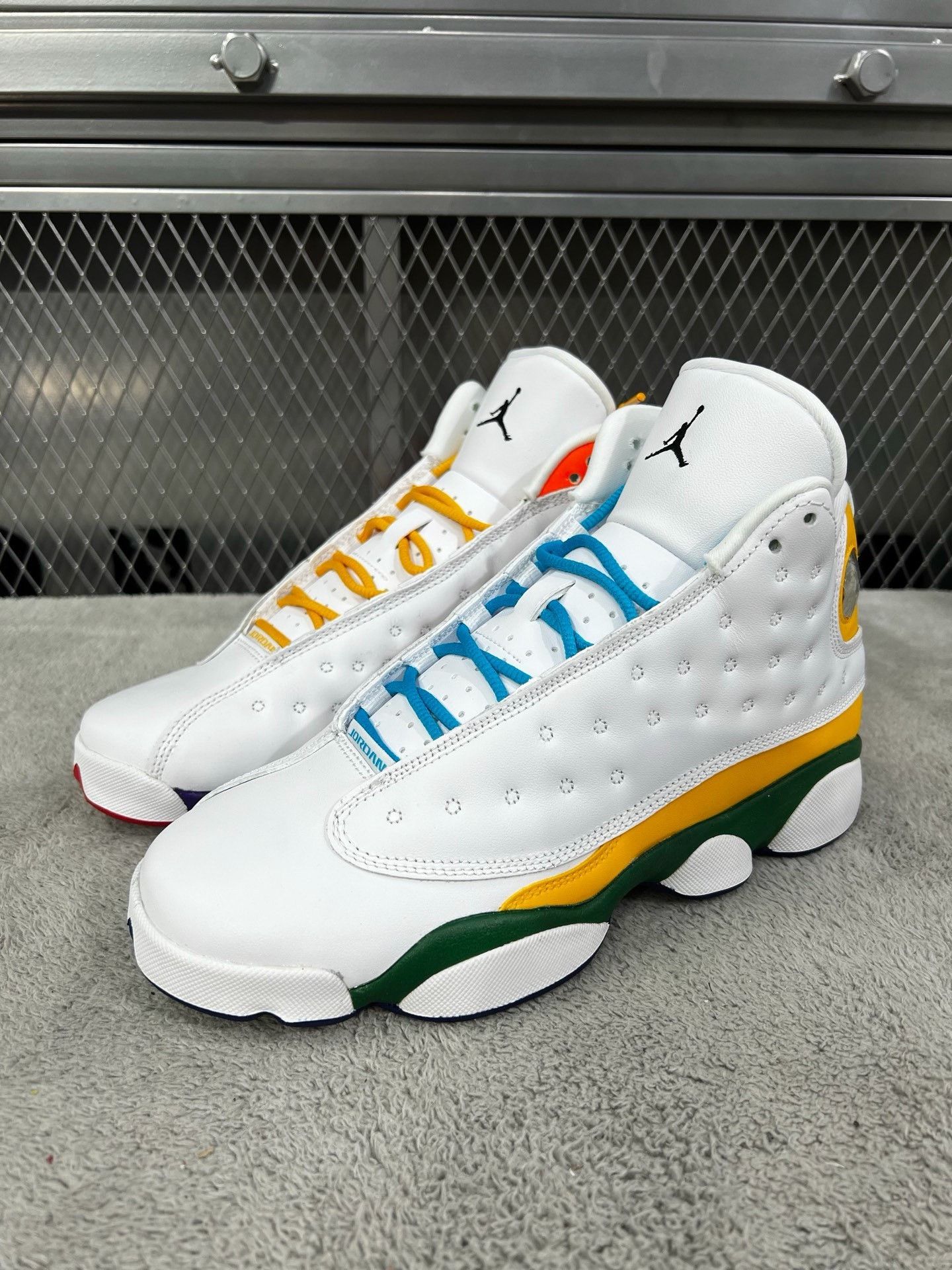 Nike Nike Yellow Lowtop Sneakers 40 Men Size US 7.5 / EU 40-41 - 1 Thumbnail