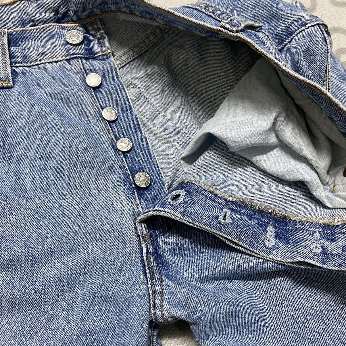 Levi's Vintage 90s Levis 501 Lightwash Jeans Nice Faded Jeans Size US 32 / EU 48 - 17 Thumbnail