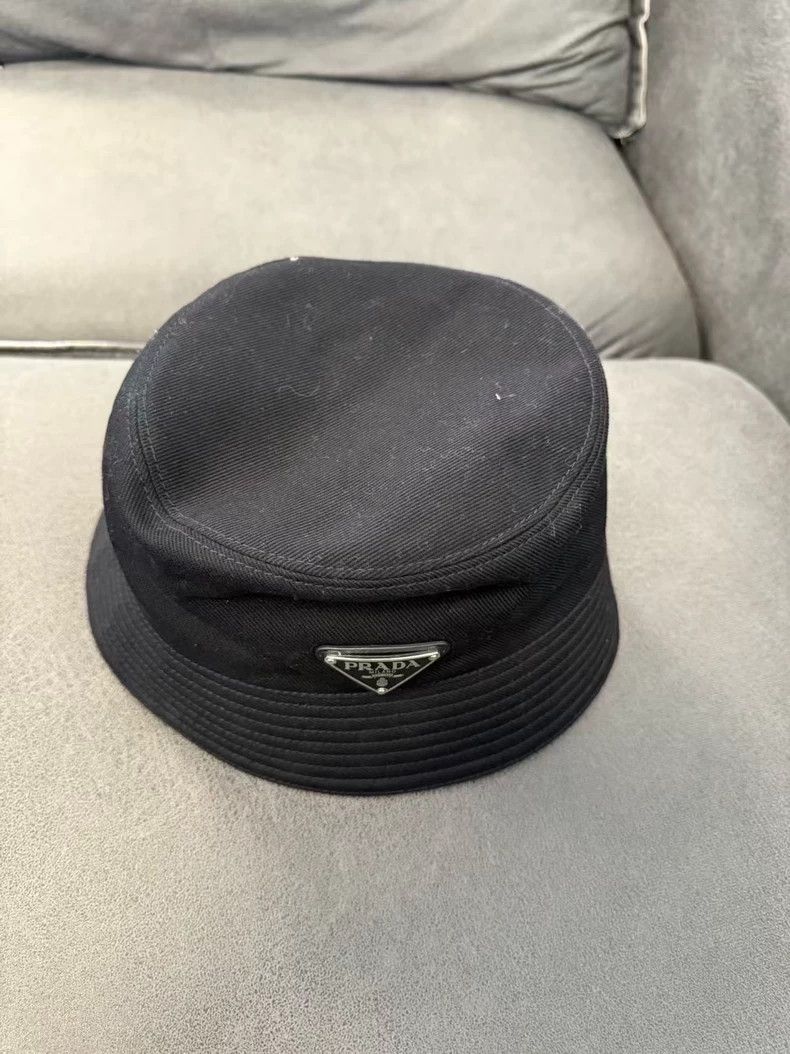 Prada Prada SizeM Black triangle standard fisherman's hat Size ONE SIZE - 2 Thumbnail