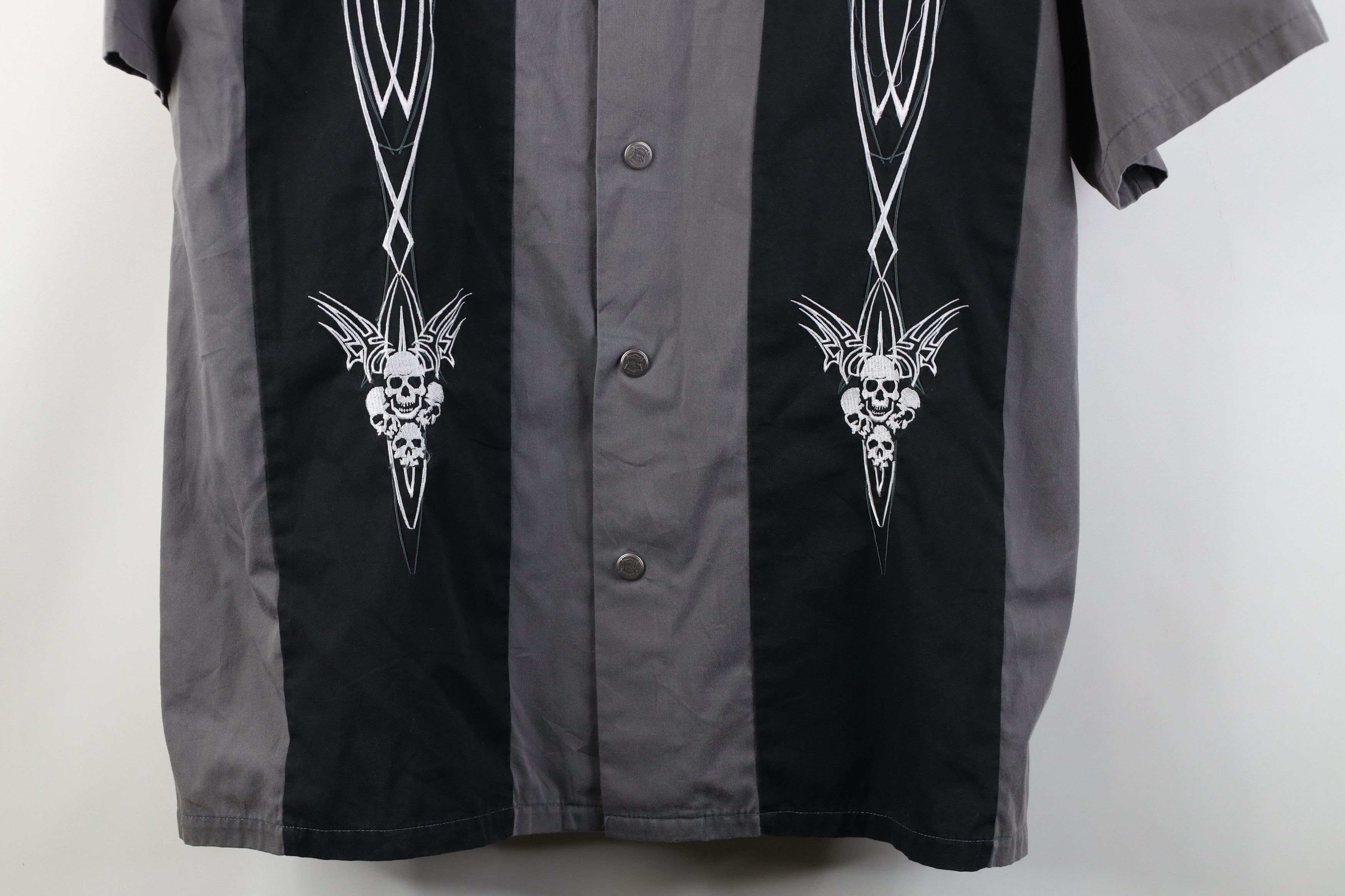 Vintage Vintage 90s Y2K Streetwear Tribal Skull Panel Button Shirt Size US L / EU 52-54 / 3 - 3 Thumbnail
