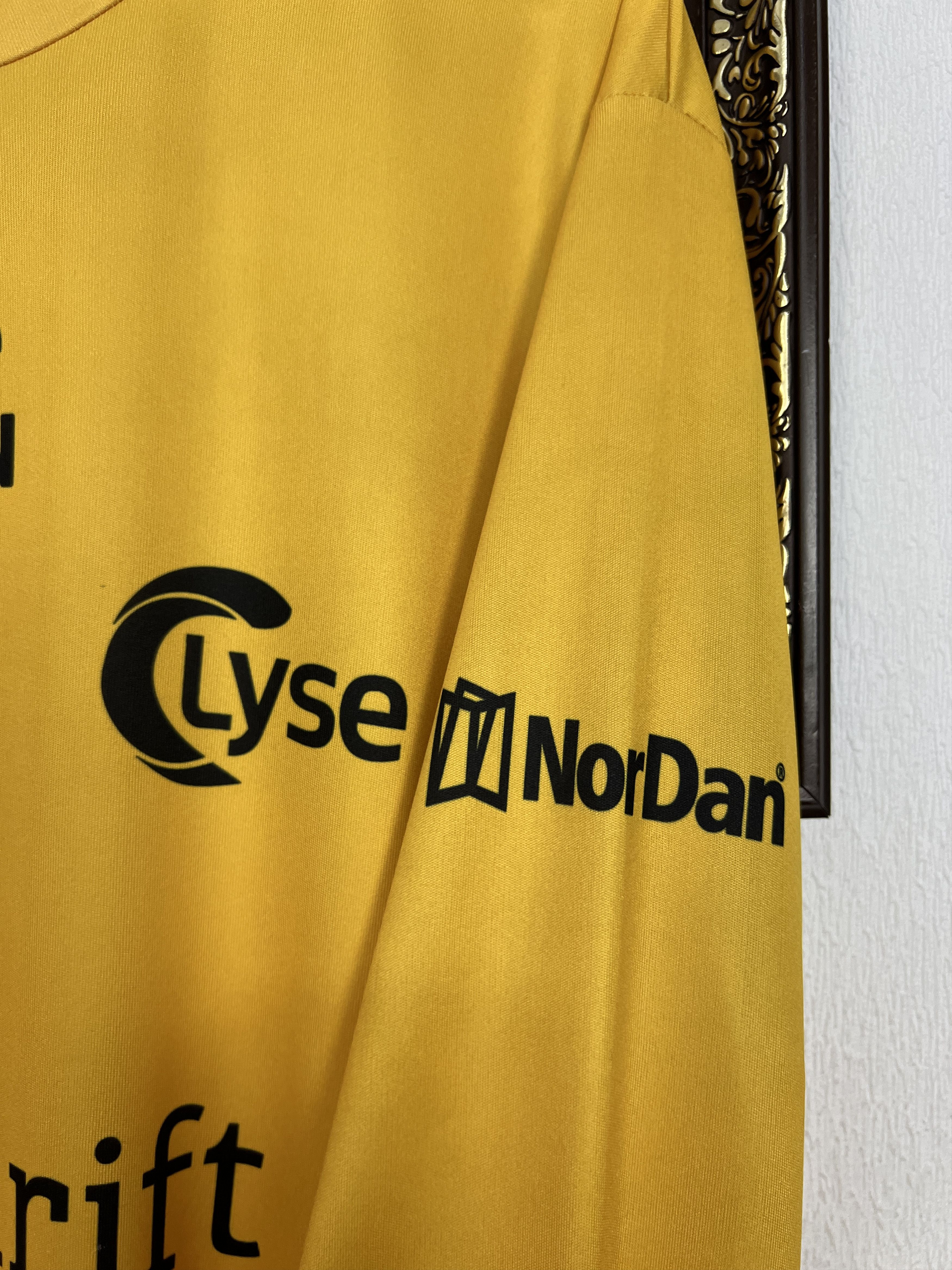 Diadora Viking Stavanger Football Goalkeeper Player Issue Shirt Size US XL / EU 56 / 4 - 5 Thumbnail