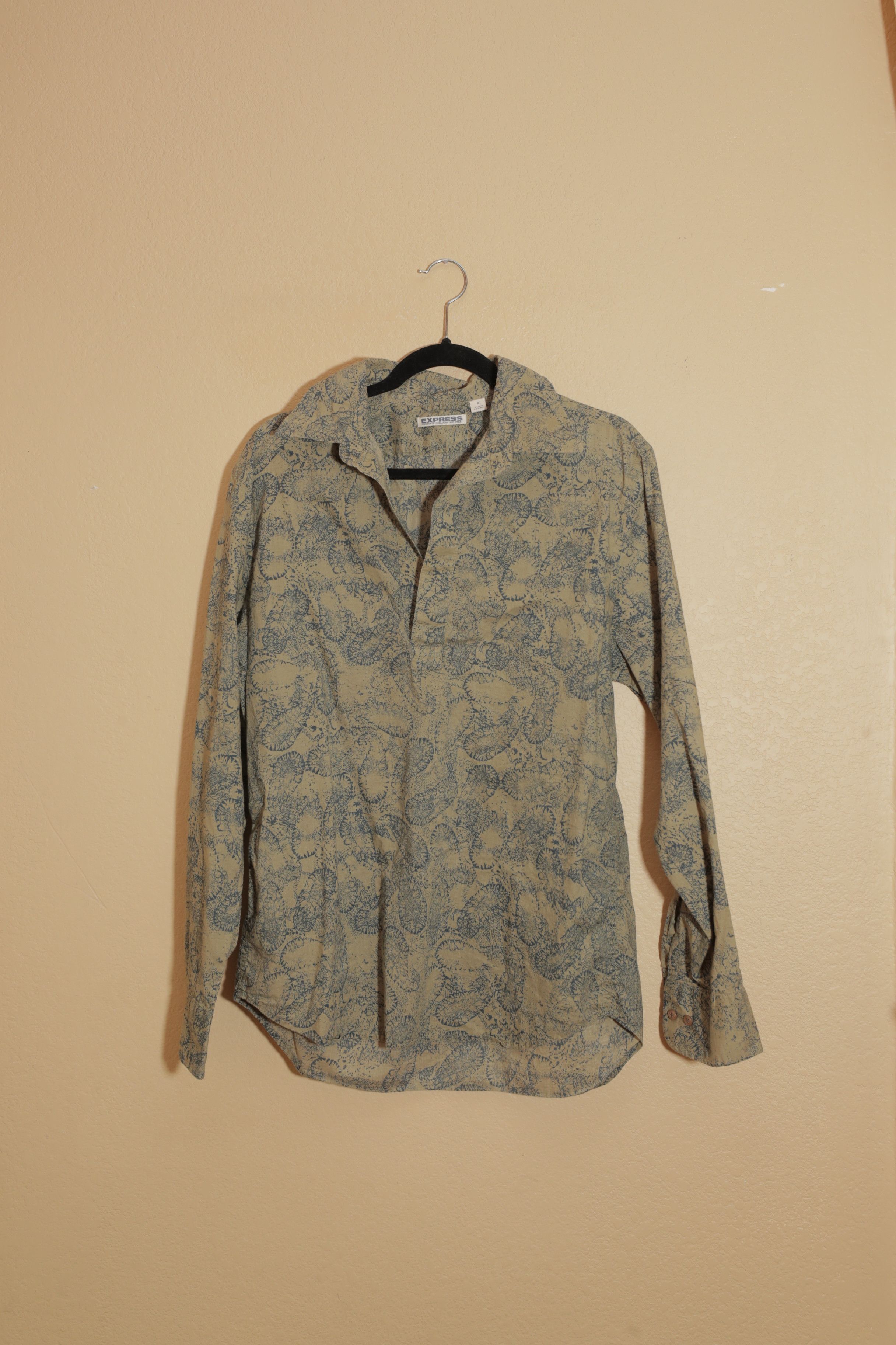 Express Express Brown Paisley 1/4 Button Long Sleeve Shirt (M) Size US M / EU 48-50 / 2 - 1 Thumbnail