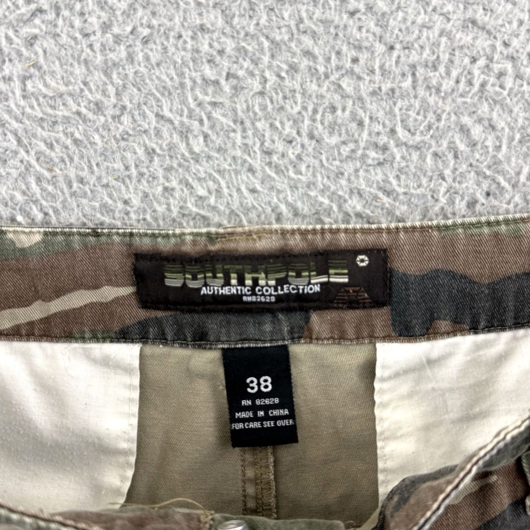 Southpole VINTAGE SouthPole Cargo Shorts Mens 38 Camo Baggy Fit Loose Y2K Hip Hop 11” Size US 38 / EU 54 - 5 Thumbnail