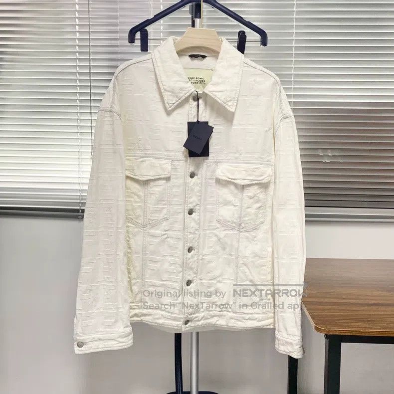Fendi Fendi Denim jacket with embossed logo, distressed, single- Size US L / EU 52-54 / 3 - 1 Thumbnail