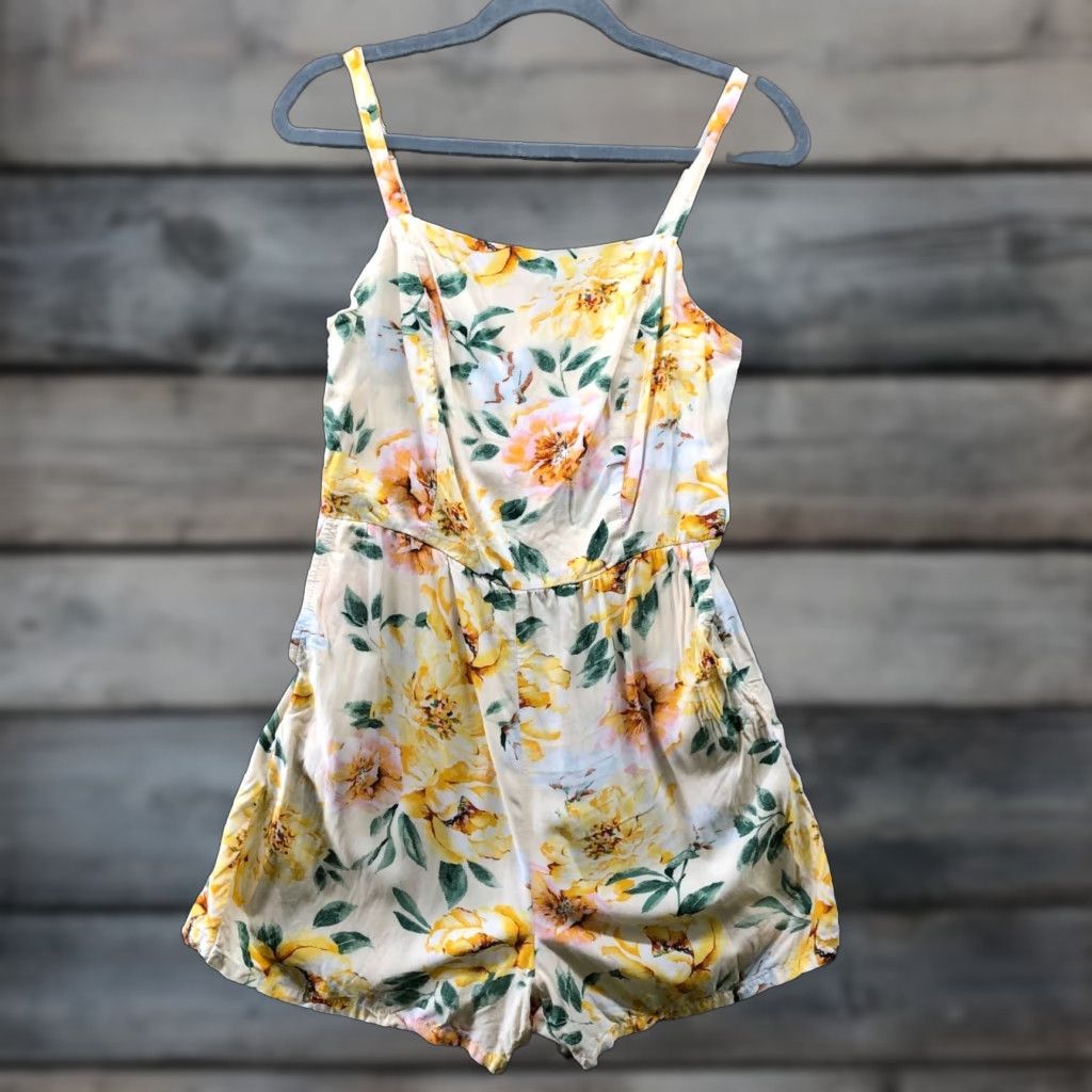 Old Navy VINTAGE Old Navy Floral Sleeveless Romper Women's M Yellow Rayon Smocked Wide-Leg Casual Size 32" / US 10 / IT 46 - 1 Thumbnail