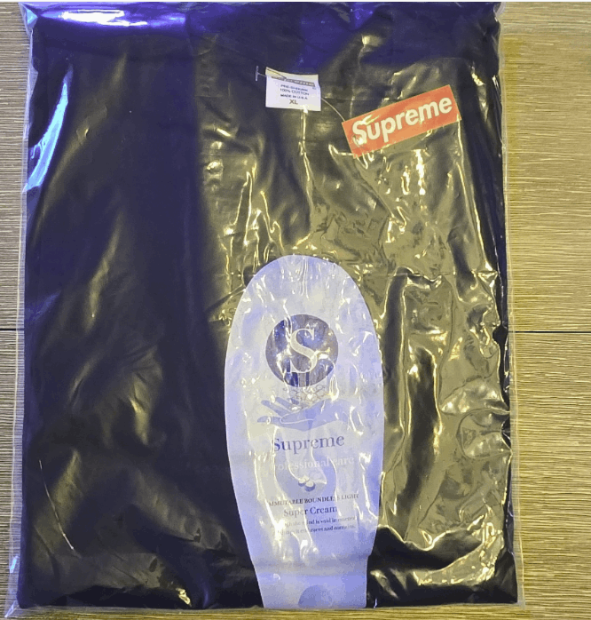 Supreme Supreme "Super Cream" Black XL BRAND NEW With Tags FW19 Size US XL / EU 56 / 4 - 1 Thumbnail