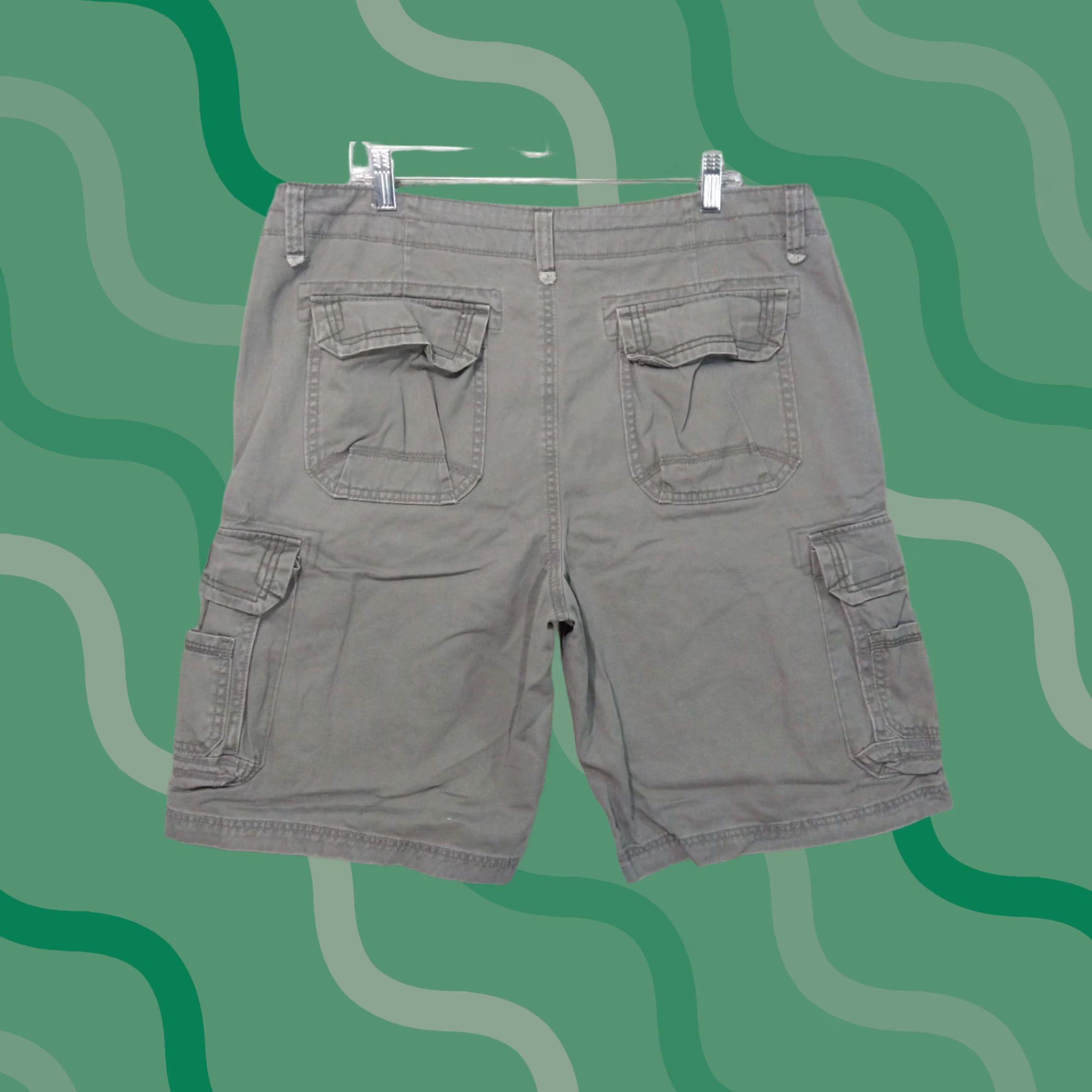Vintage UNIONBAY Shorts Mens 38 x 10 Gray Cargo Baggy Skater Grunge Utility Hiking Shorts Mens Gray Cargo Pocket Regular 38in Cotton Size US 38 / EU 54 - 1 Thumbnail