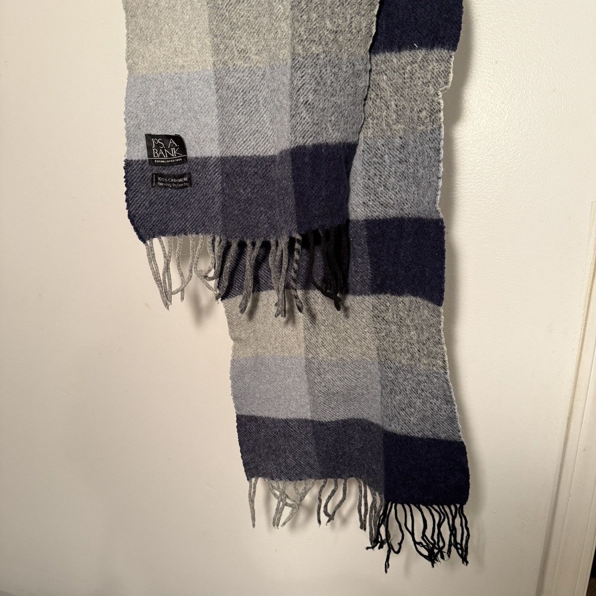 Jos. A. Bank JOS A BANK Scarf – Classic Neutral Check / Winter Essential Size ONE SIZE - 5 Thumbnail