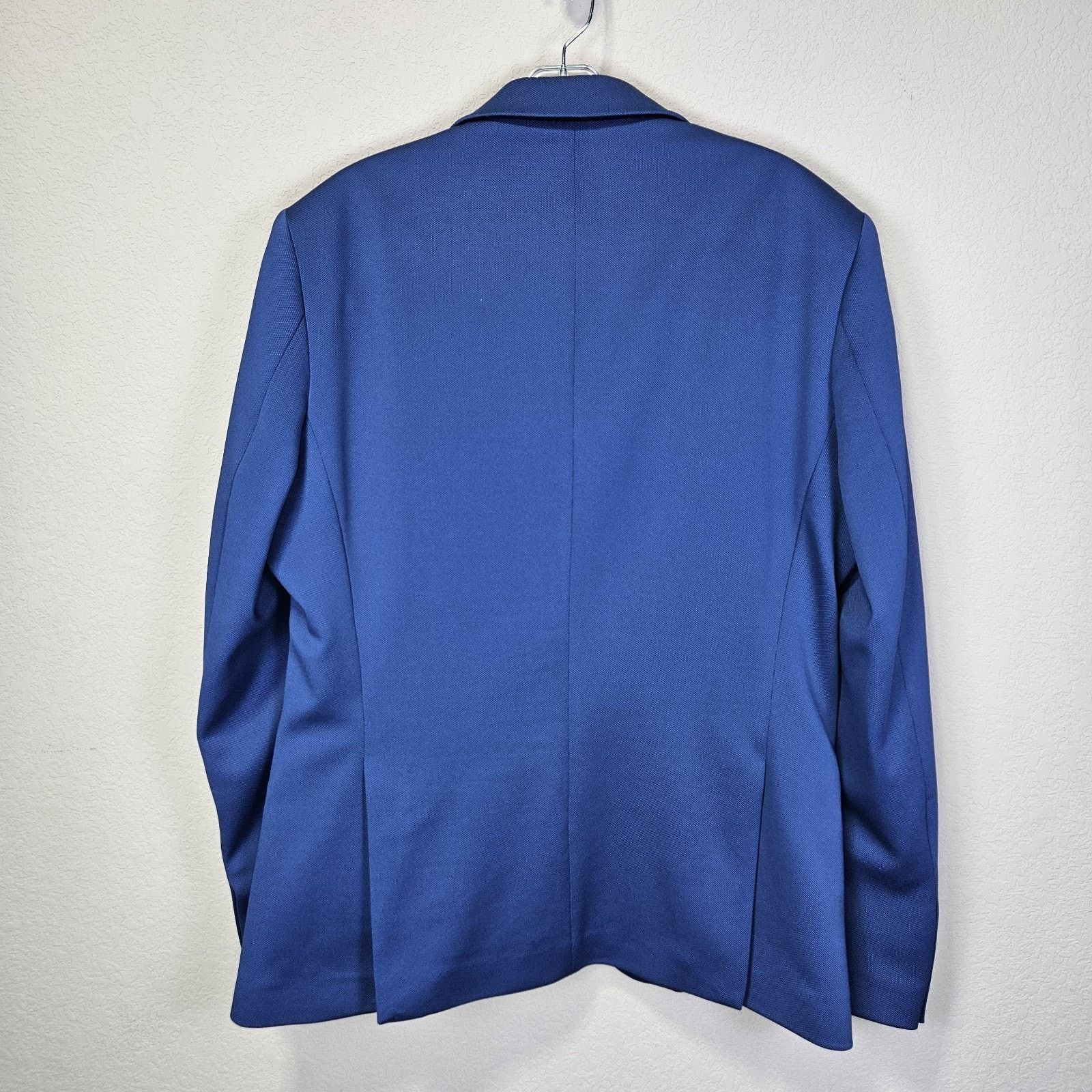 Blackberrys Phoenix Fit Blazer with Lapel Pin