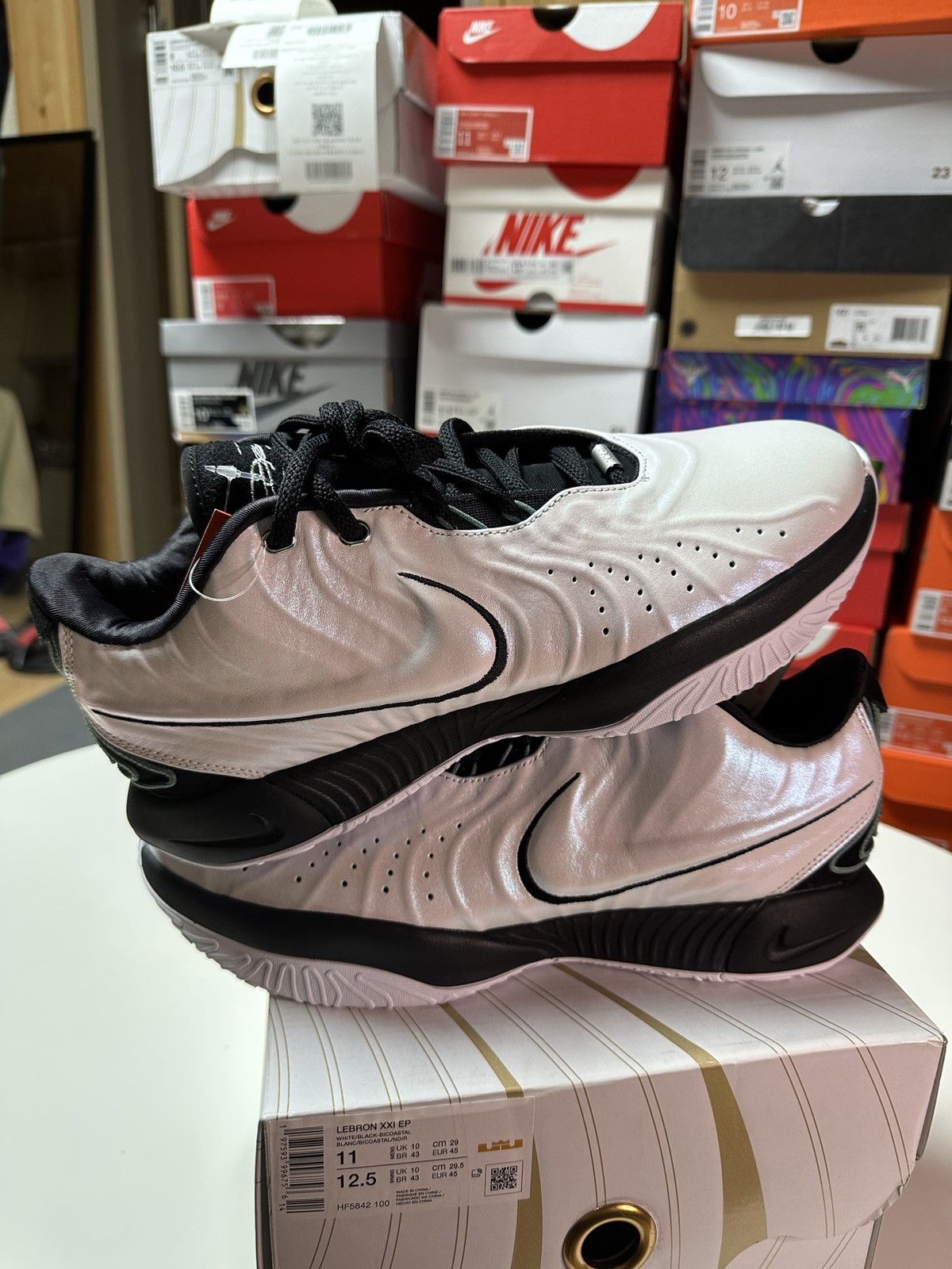Nike NIKE LEBRON XXI 21 WHITE BLACK BICOASTAL MEN SIZE 11 NEW BOX Size US 11 / EU 44 - 2 Thumbnail