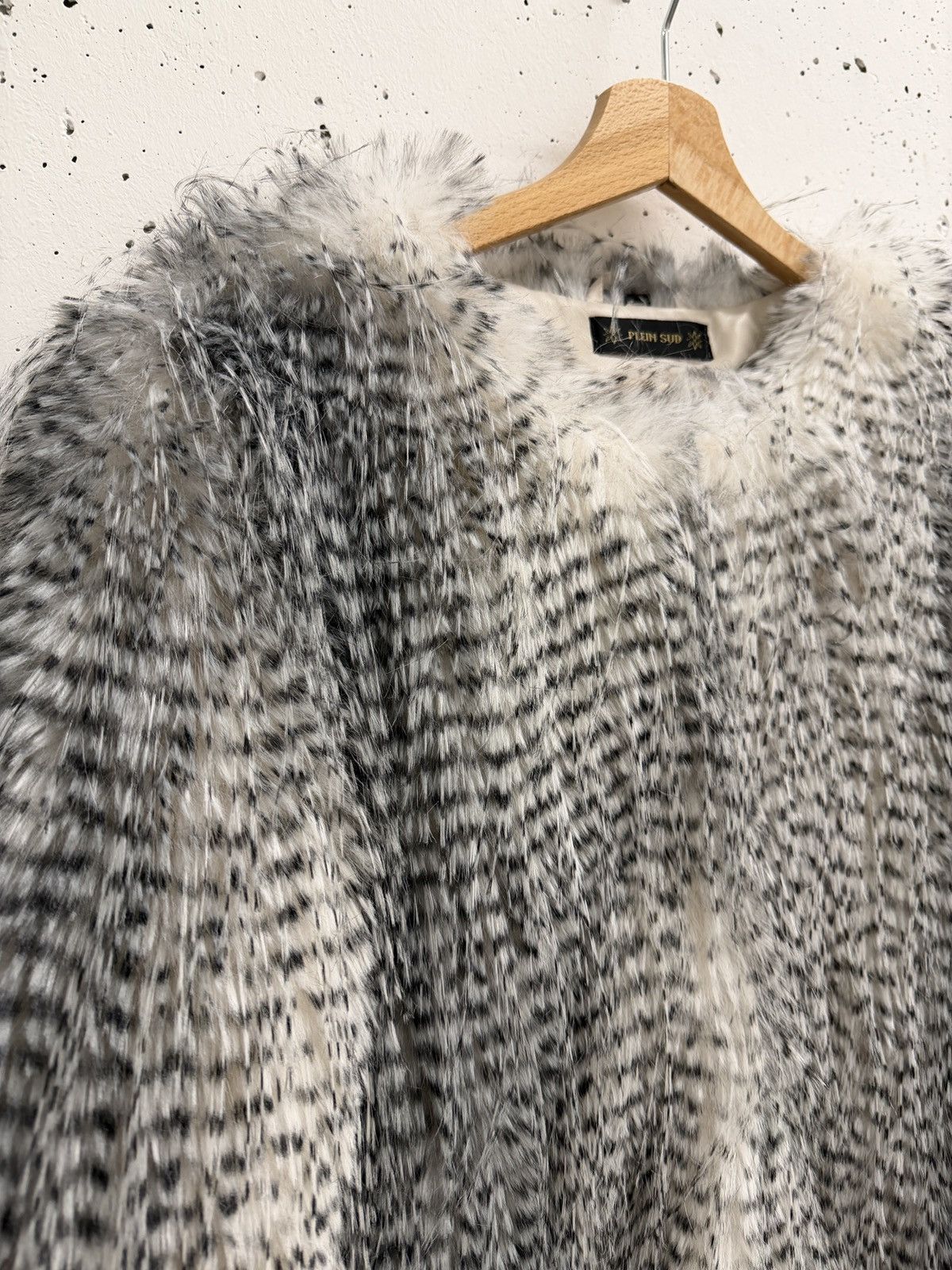 plein sud Plein Sud Faux Fur Cropped Jacket Size S / US 4 / IT 40 - 3 Thumbnail