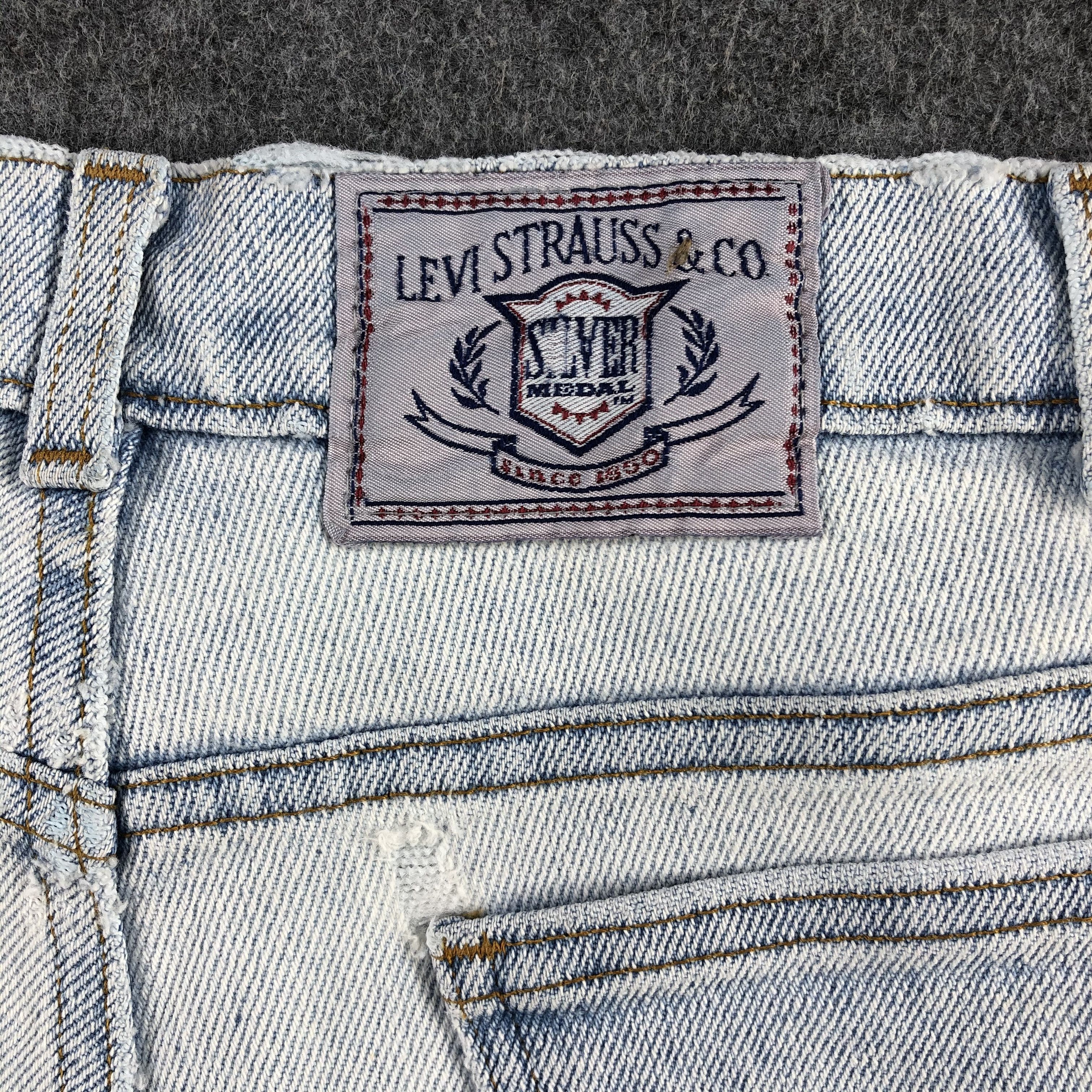 Levi's 90s Vintage Light Wash Levis Jeans-J1687 Size US 34 / EU 50 - 5 Thumbnail