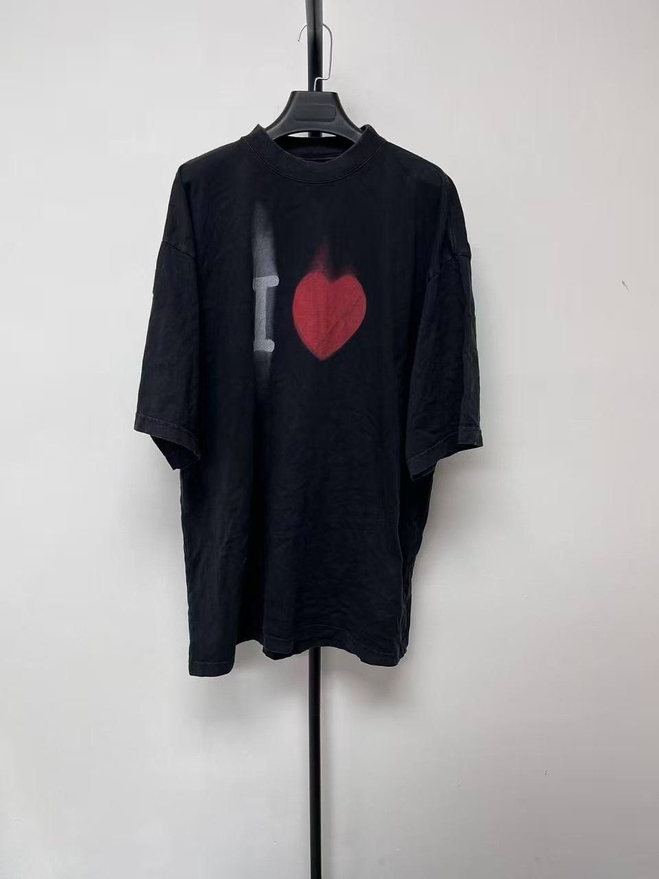 Balenciaga Balenciaga Letter Heart Print Oversized T-shirt Size US S / EU 44-46 / 1 - 1 Thumbnail