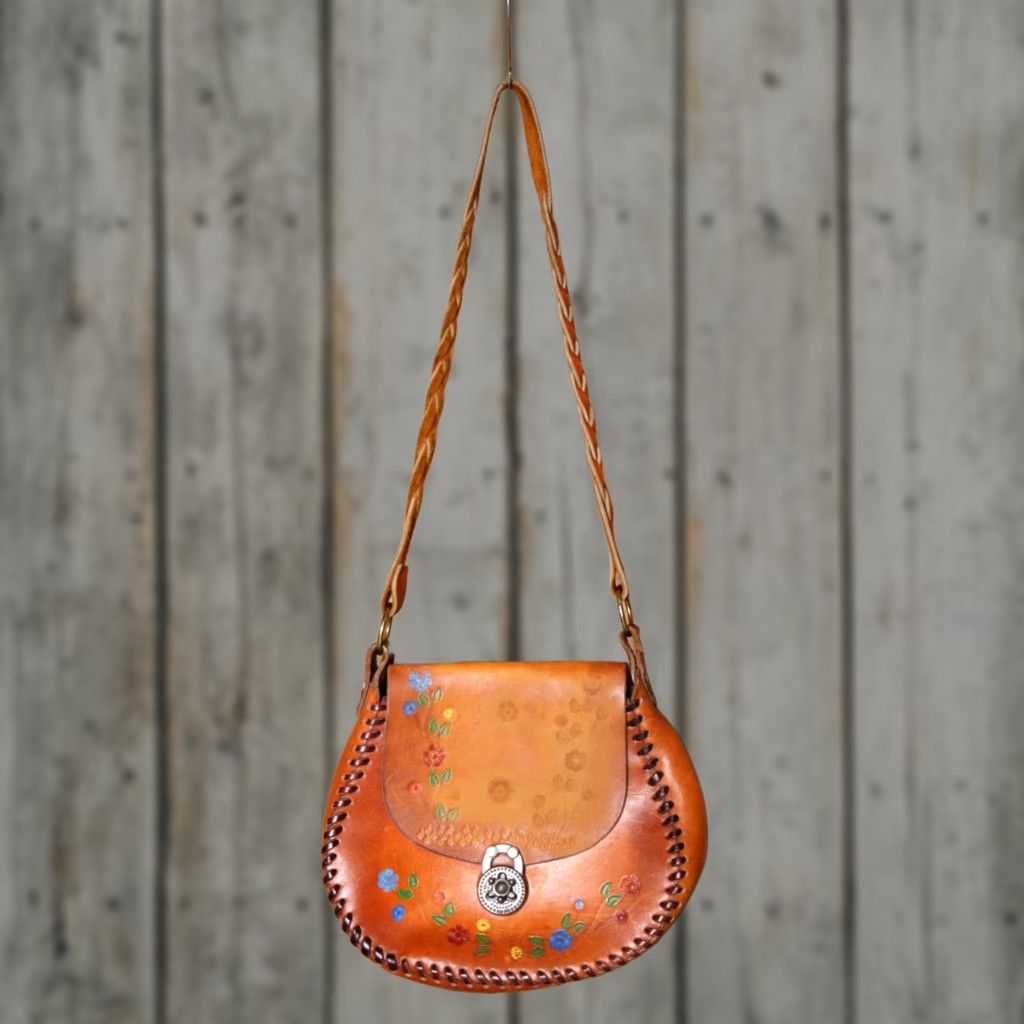 Vintage VINTAGE Tooled Tanned Leather Turn Lock Shoulder Bag Women Leather Bag Size ONE SIZE - 1 Thumbnail