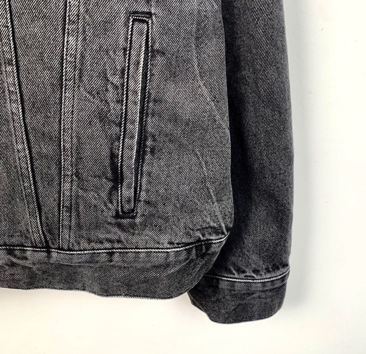 Balenciaga Balenciaga Black Logo Love Embroidered Cotton Denim Jacket Size US S / EU 44-46 / 1 - 4 Thumbnail