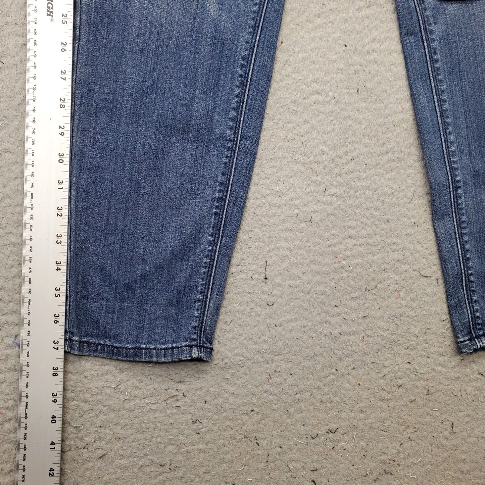 Vintage Simply Vera Vera Wang Jeans Womens 14 Blue Denim Stretch Skinny Leg 5-Pocket Regular Size 14 Womens Pants Denim Blue 27.25 Inseam Size 36" / US 14 / IT 50 - 3 Thumbnail