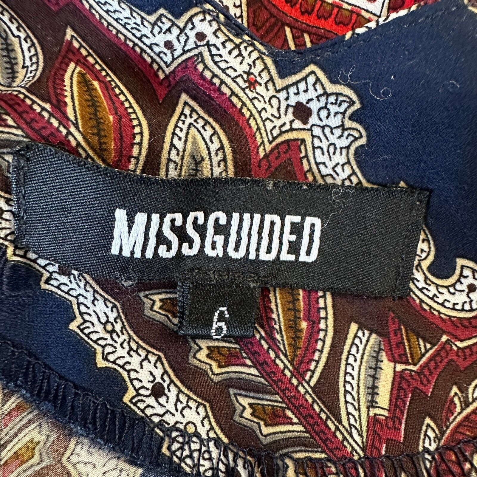 Other Missguided Blue Red Paisley VNeck Strappy VBack Blouse 6 Size M / US 6-8 / IT 42-44 - 7 Thumbnail