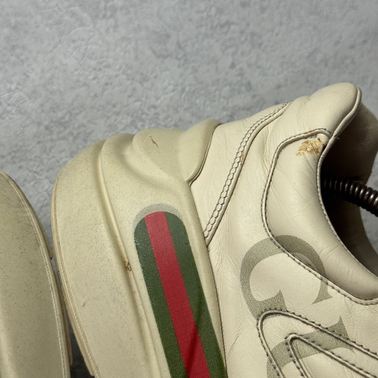 Gucci Gucci Rhyton Logo Leather Sneaker Size 12.5 Size US 12.5 / EU 45-46 - 15 Thumbnail