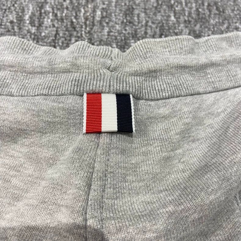 Thom Browne Thom Browne Size 5 Gray shorts 2506-Nextarrow Size US 35 - 9 Thumbnail