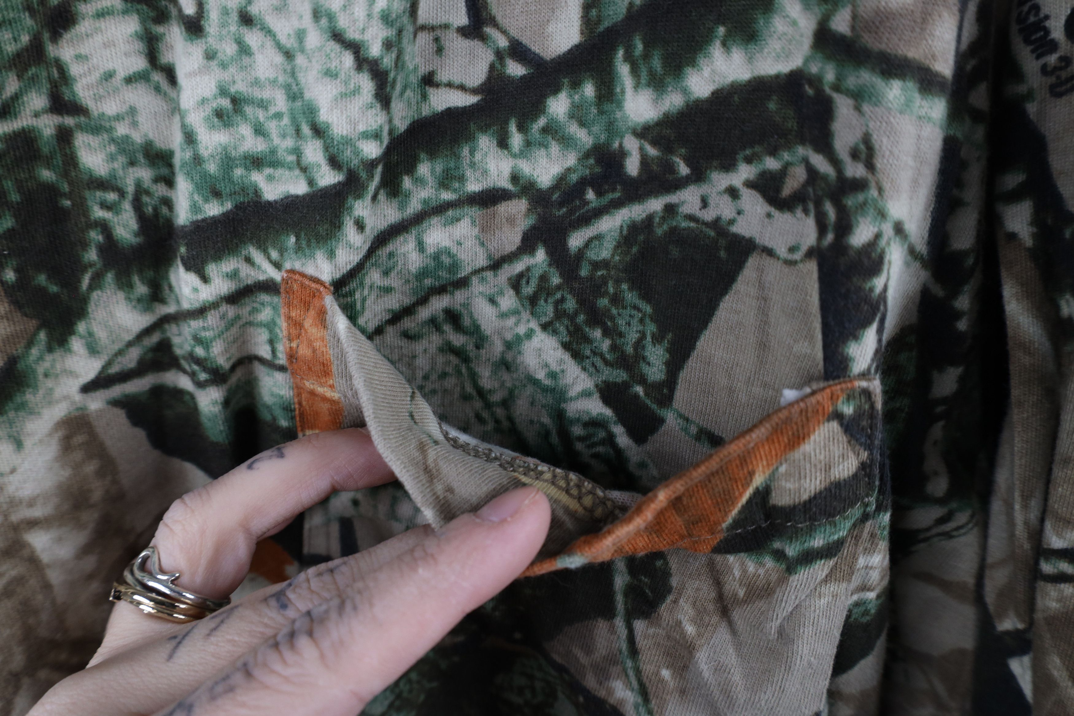 Vintage Vintage Streetwear Camouflage Long Sleeve Pocket T-Shirt Size US XXL / EU 58 / 5 - 4 Thumbnail