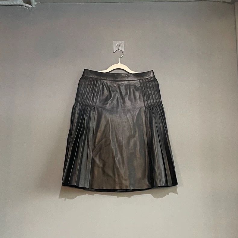 Givenchy Givenchy Black Full Leather Skirt Size 40 Size XS / US 0-2 / IT 36-38 - 1 Thumbnail