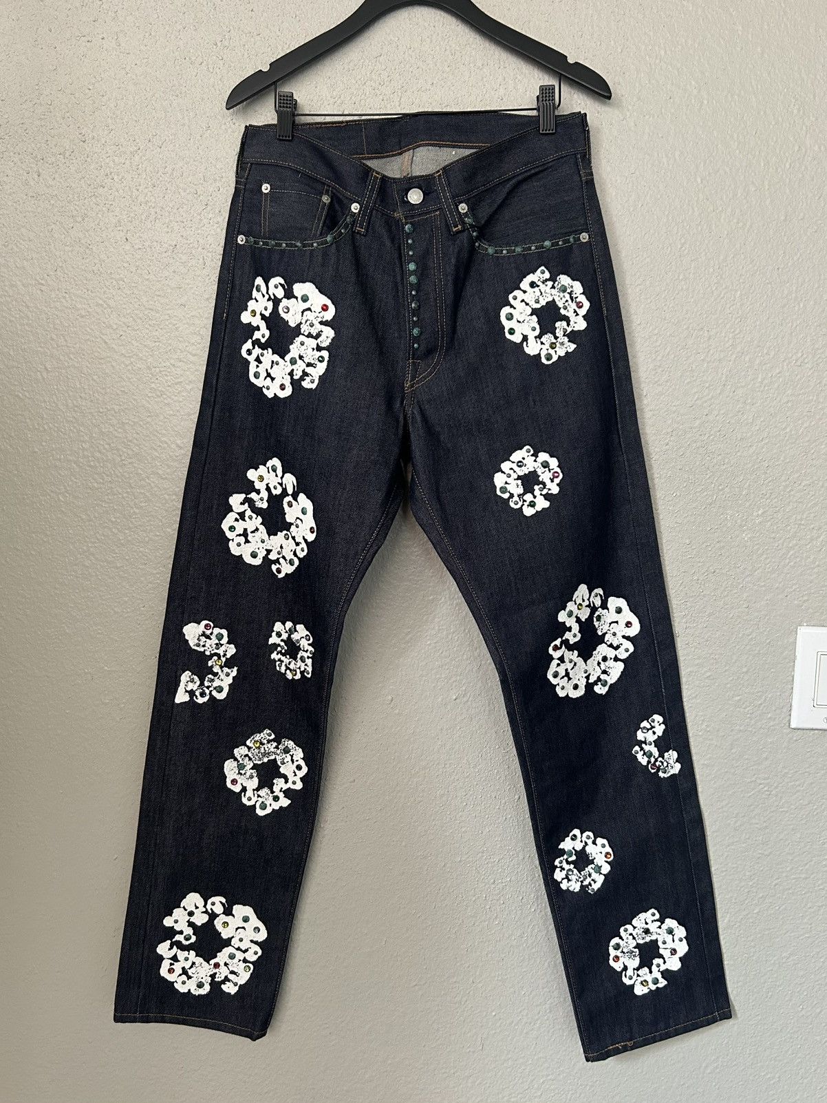 DENIM TEARS × Levi's DENIM TEARS LEVIS RHINESTONE COTTON WREATH DENIM Size US 30 / EU 46 - 1 Thumbnail