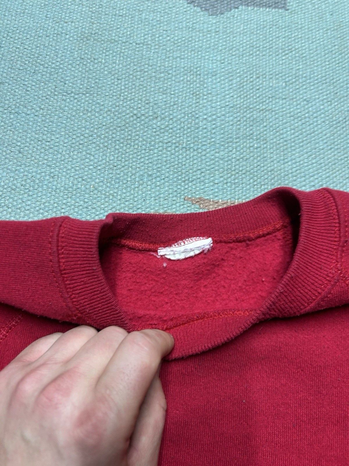 Vintage Vintage 80s crewneck sweatshirt blank crimson red raglan XL Size US XL / EU 56 / 4 - 4 Thumbnail