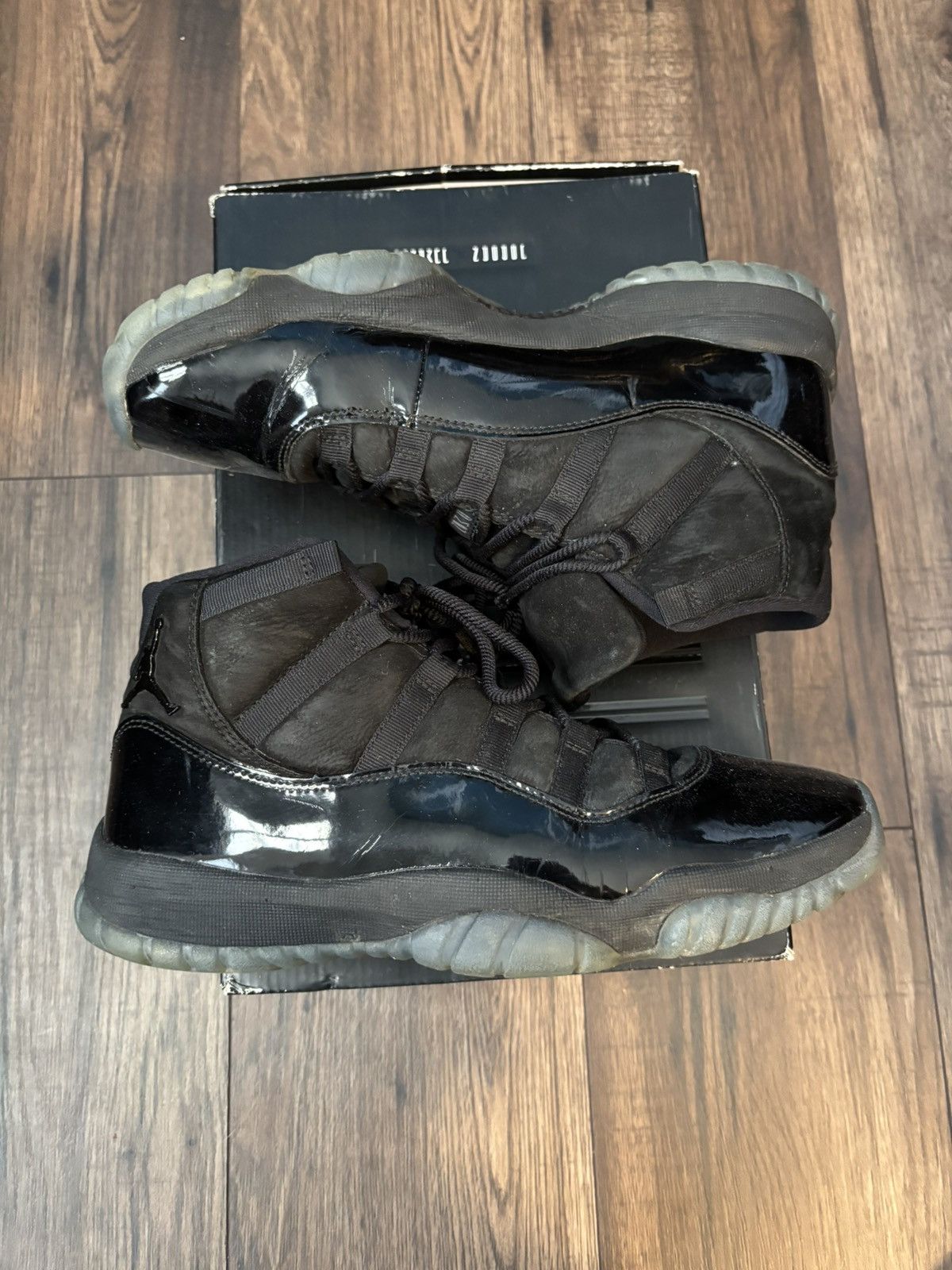 Jordan Brand × Nike Size 10 - Jordan 11 Cap and Gown Size US 10 / EU 43 - 1 Thumbnail