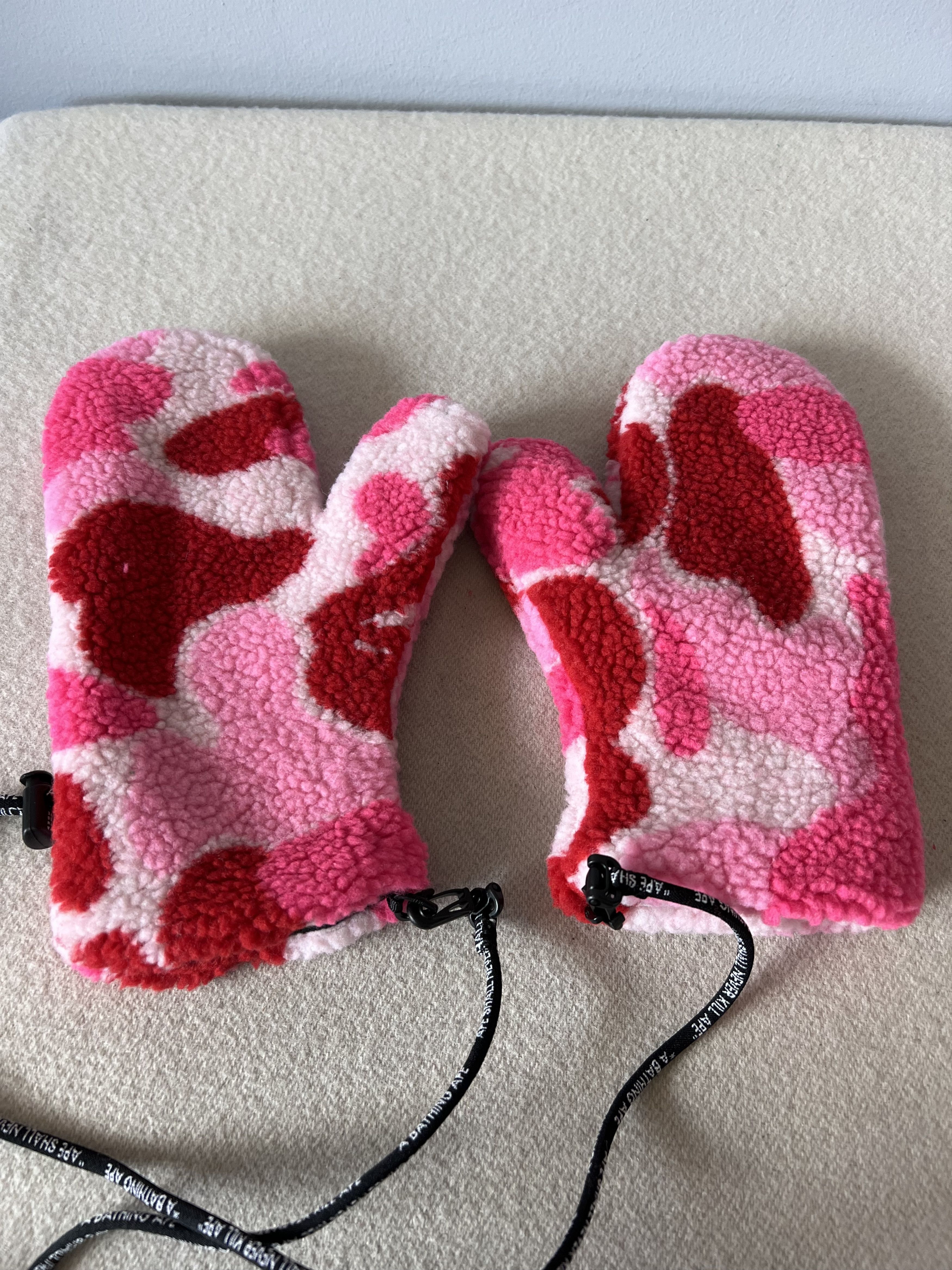 Bape Bape ABC BOA Mittens in Pink Size ONE SIZE - 2 Thumbnail