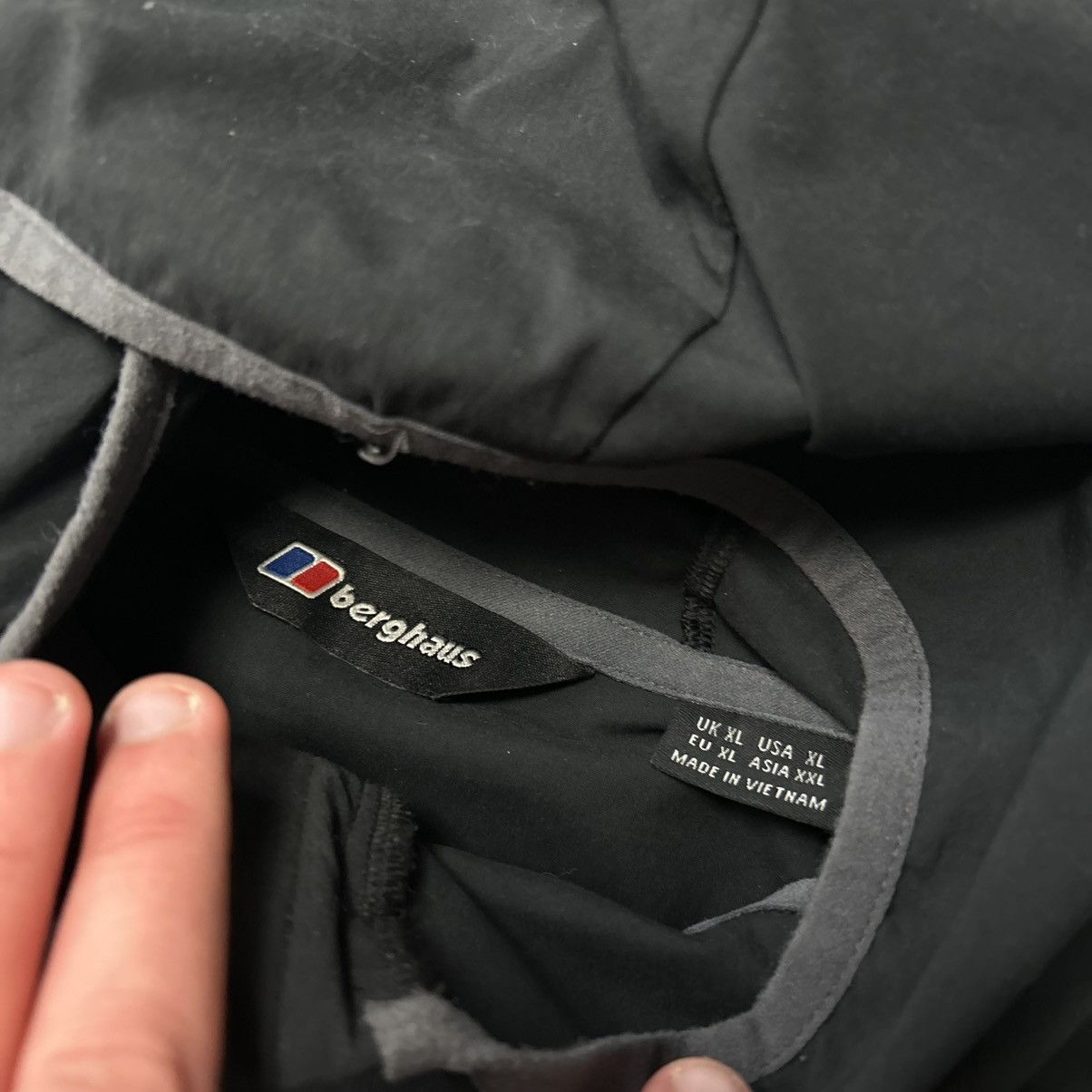 Berghaus Mens Berghaus Atom Zip Outdoor Gorpcore Jacket Size XL Size US XL / EU 56 / 4 - 12 Thumbnail