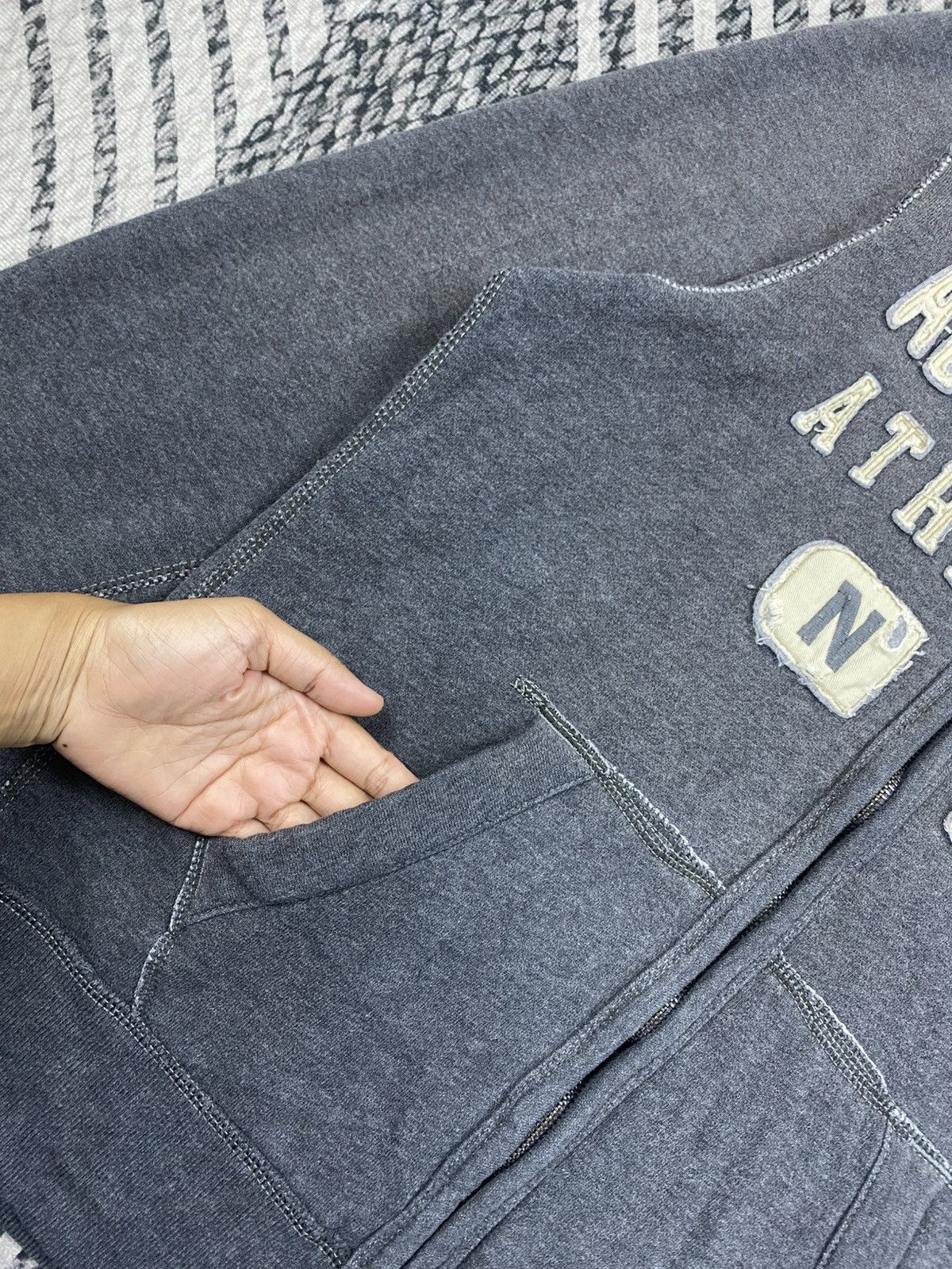 Abercrombie & Fitch Vintage Abercrombie & Fitch Embroidered Zip-Up Hoodies Size US S / EU 44-46 / 1 - 7 Thumbnail