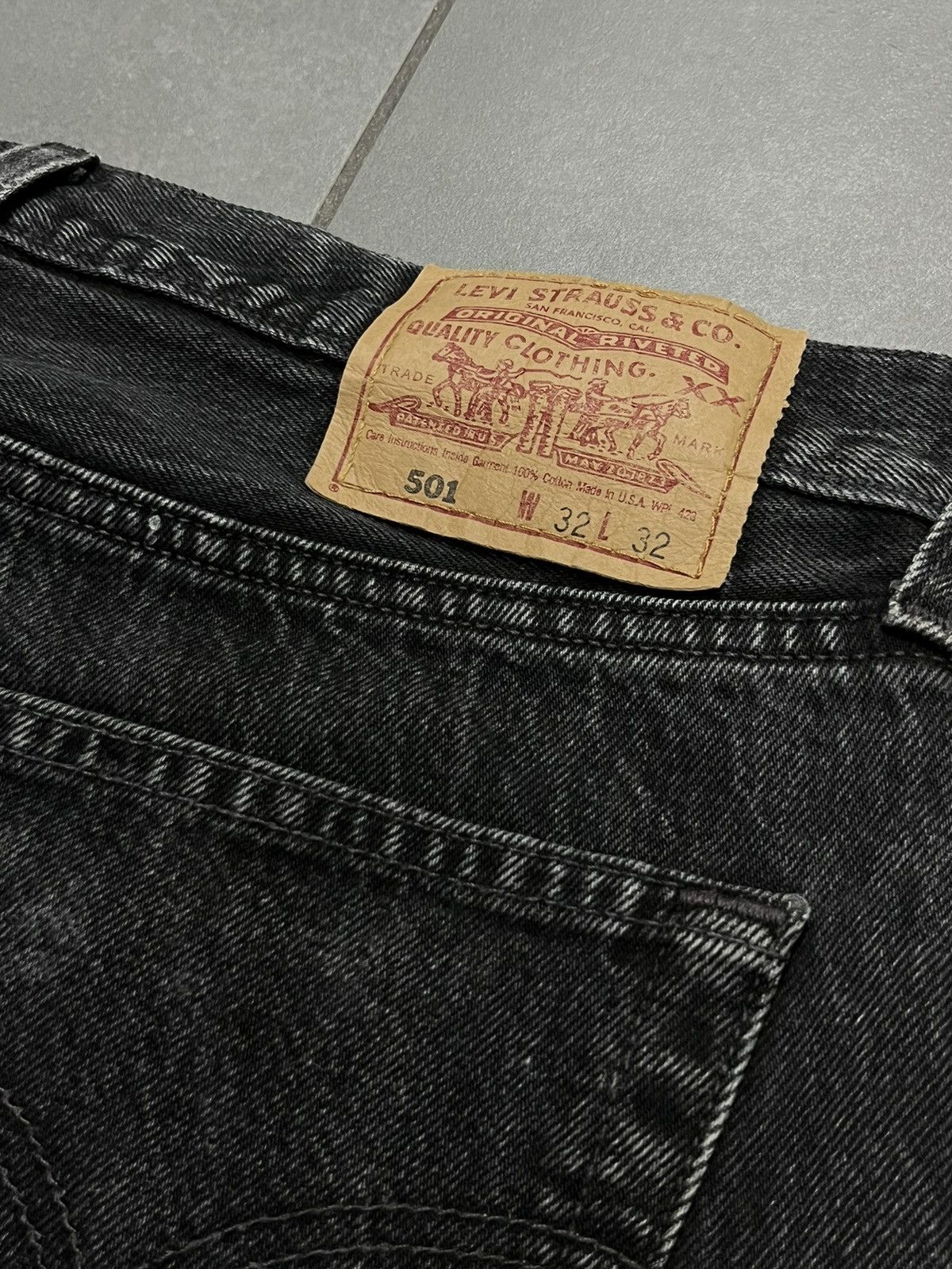 Levi's × Vintage Vintage Black Faded Denim Jeans Levi’s 501 Size US 32 / EU 48 - 4 Thumbnail
