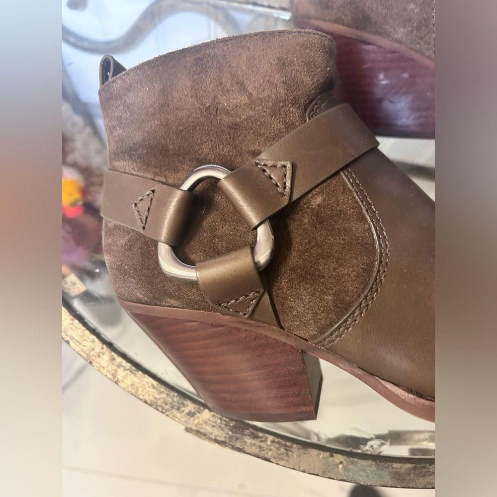 Vince Camuto Vince Camuto brown leather/suede Booties size 7.5 Size US 7.5 / IT 37.5 - 6 Thumbnail