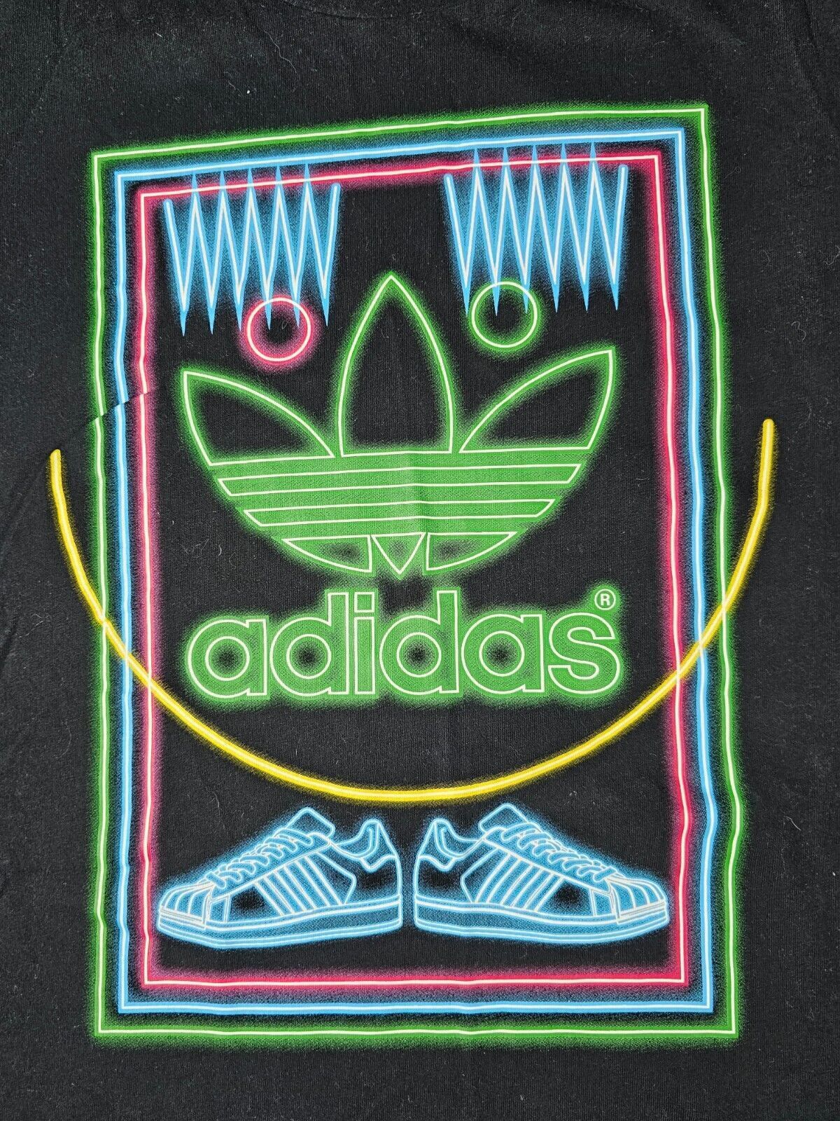 Adidas 2014 Adidas Originals Neon Sneaker Trefoil Graphic T-Shirt M Size US M / EU 48-50 / 2 - 2 Thumbnail