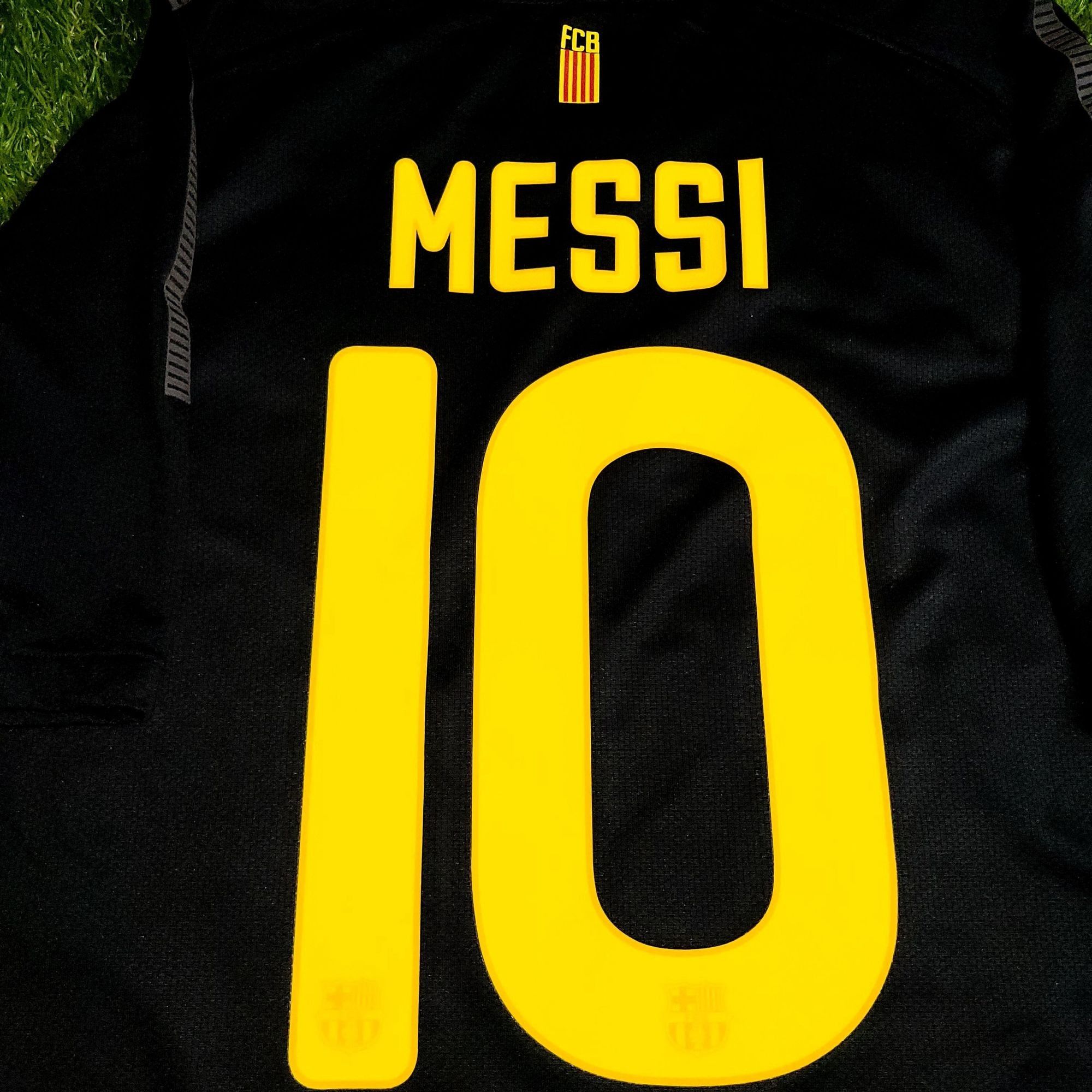 Nike Messi Barcelona 2011 2012 Away Soccer Jersey Shirt M Size US M / EU 48-50 / 2 - 4 Thumbnail