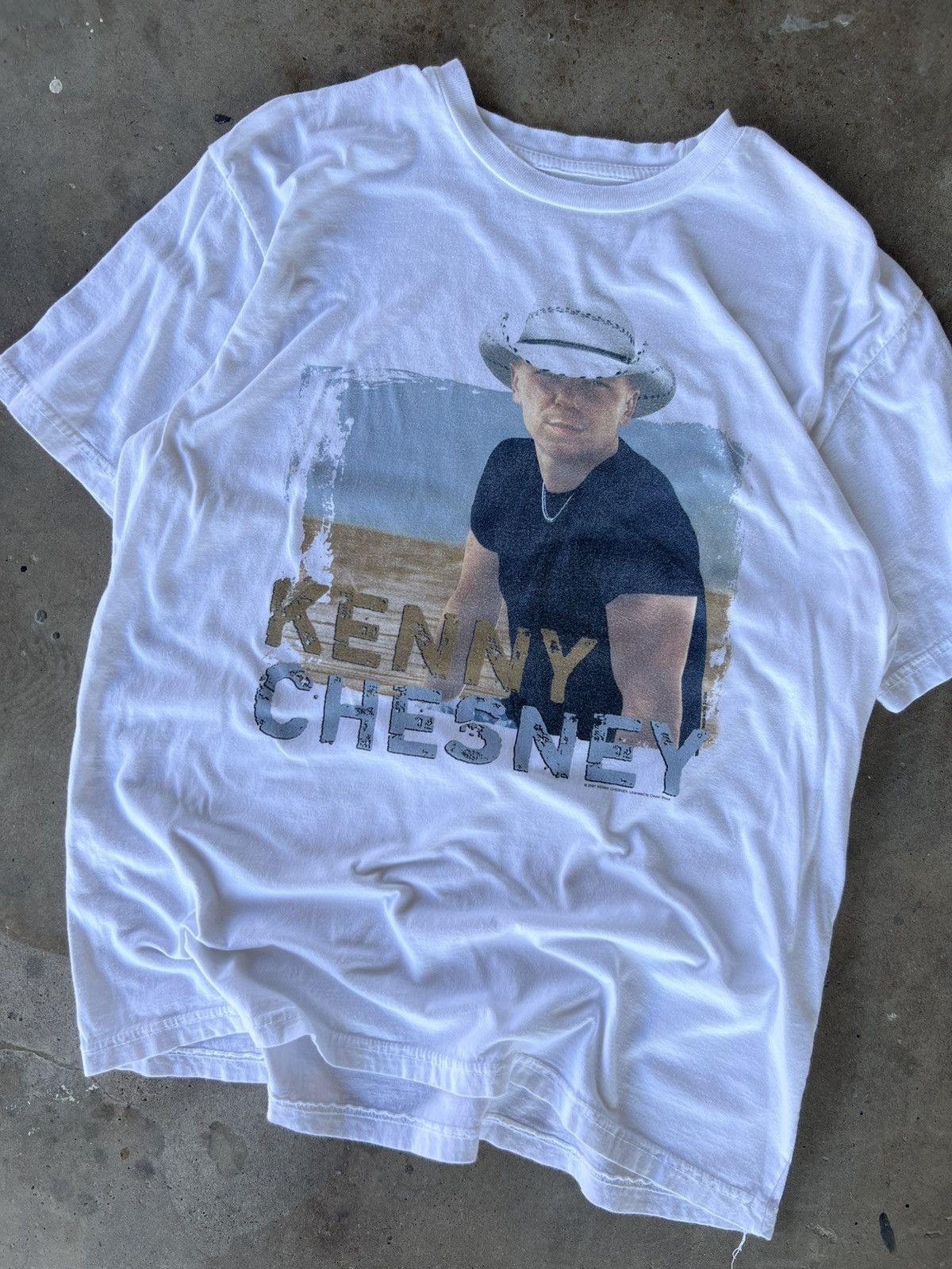 Band Tees Vintage 2000’s Kenny Chesney Country Tour Band T Shirt Size US L / EU 52-54 / 3 - 2 Thumbnail