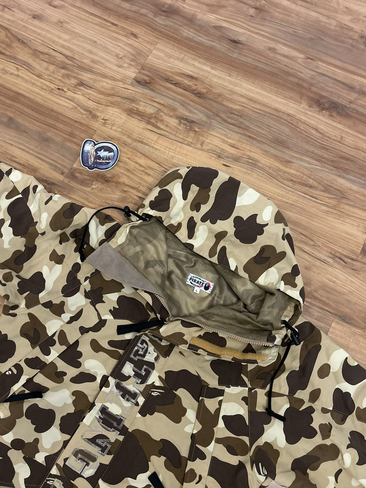 Bape Bape Pirate Store Camo Light Snowboard Jacket Size US L / EU 52-54 / 3 - 5 Thumbnail
