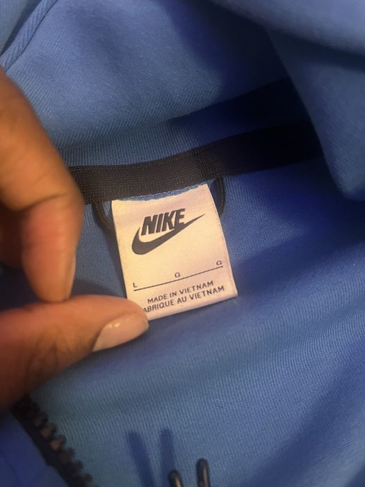 mens blue nike tech