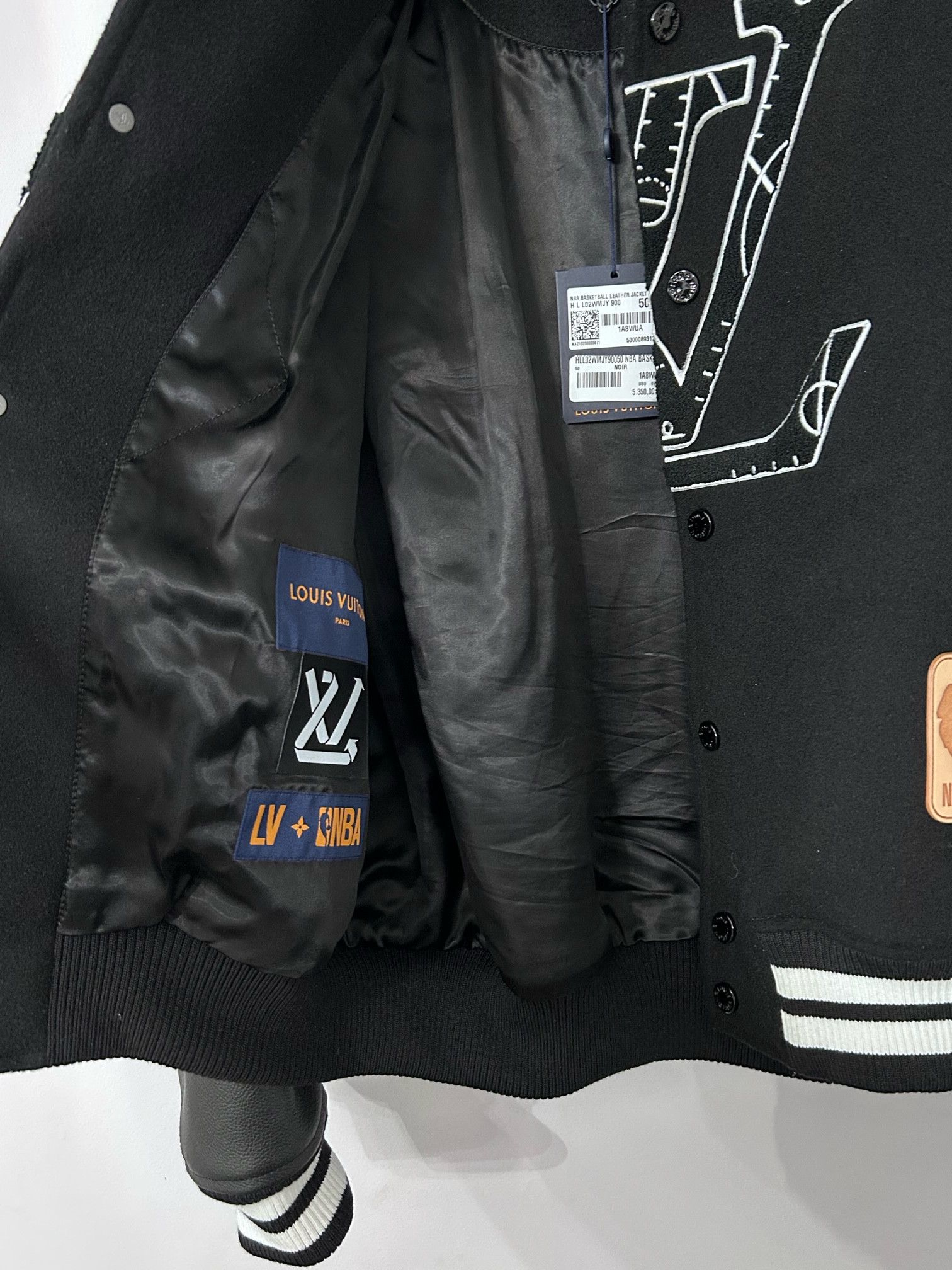 Louis Vuitton × Virgil Abloh Louie Vuitton Virgil Abloh NBA jacket Size US L / EU 52-54 / 3 - 17 Thumbnail