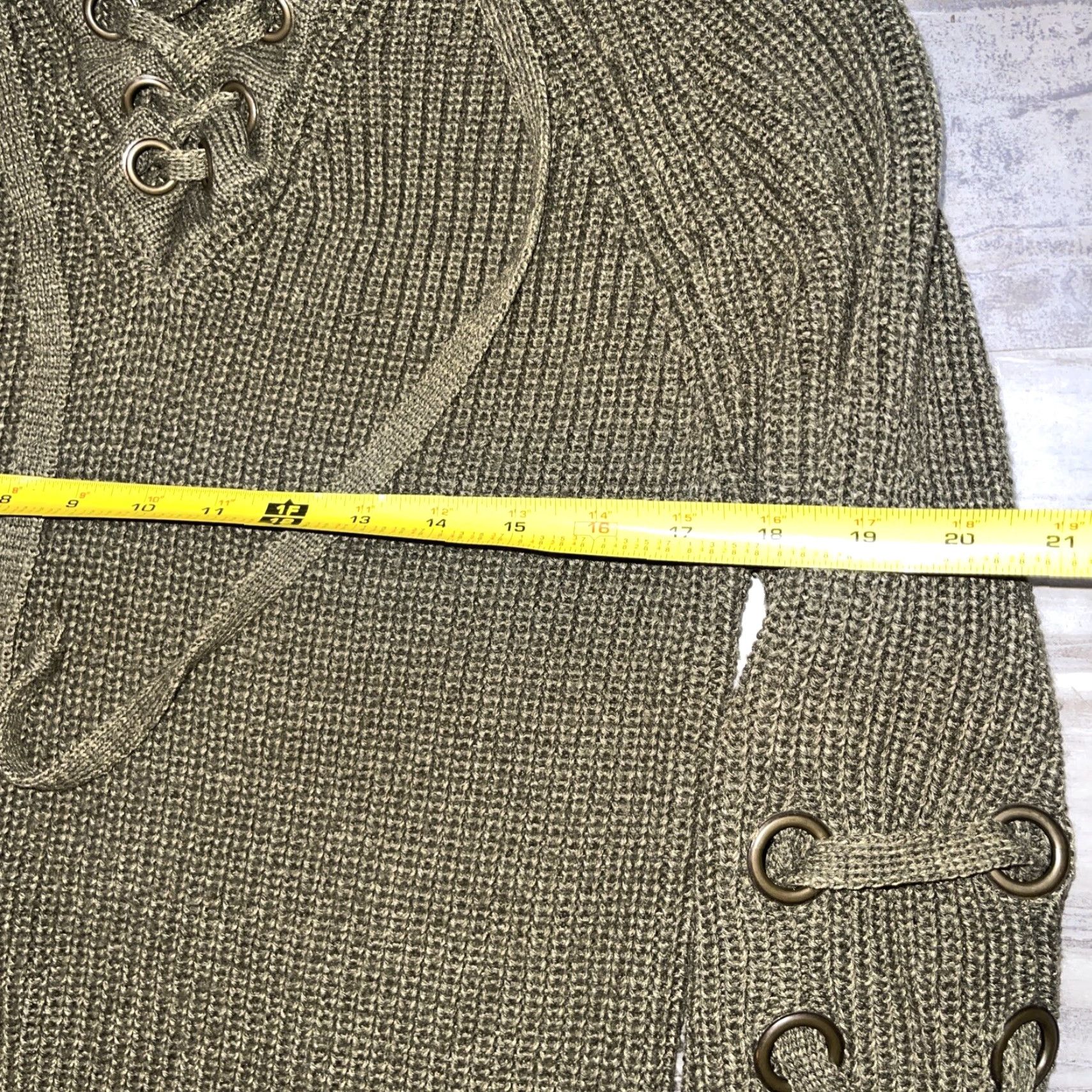 Vintage MIRACLE Women's Sweater 3/4 Sleeve Crewneck Lace Up Chest Dark Olive Army Green M/L Women Size M / US 6-8 / IT 42-44 - 5 Thumbnail